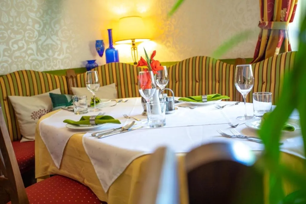 Dog Friendly Hotel $Sankt Georgen im Attergau - $Landhotel Waldmühle