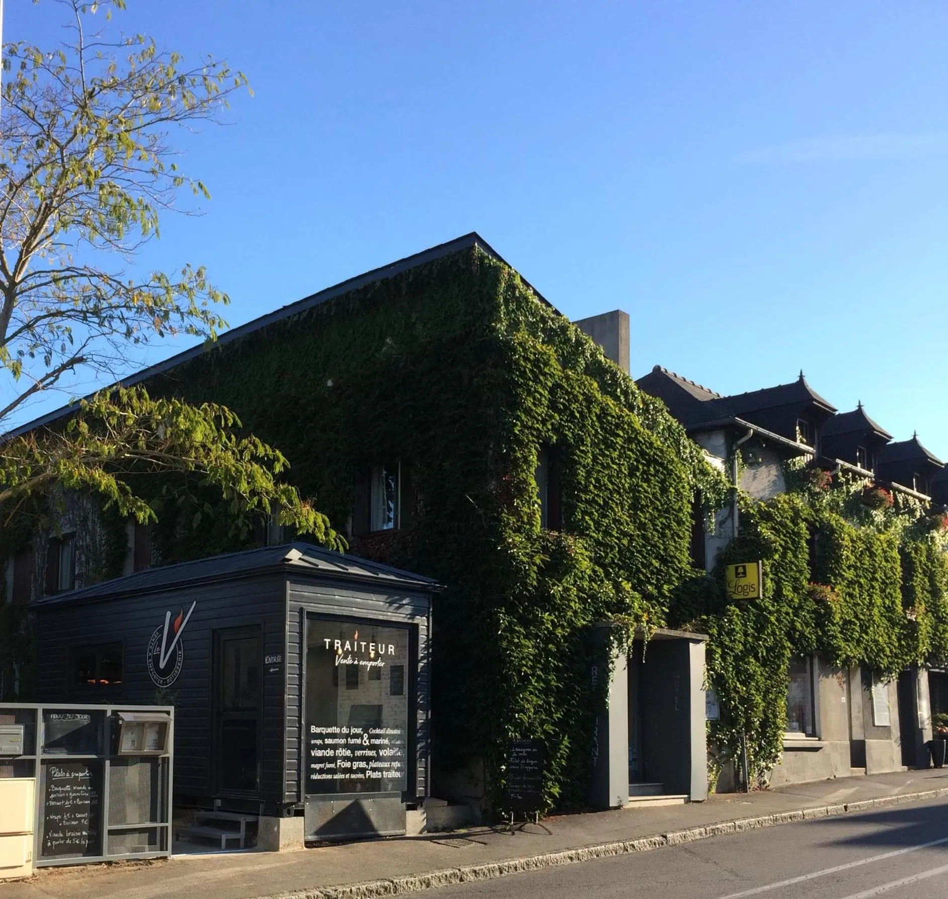 Dog Friendly Hotel $Betton - $Logis Hôtel De La Levée