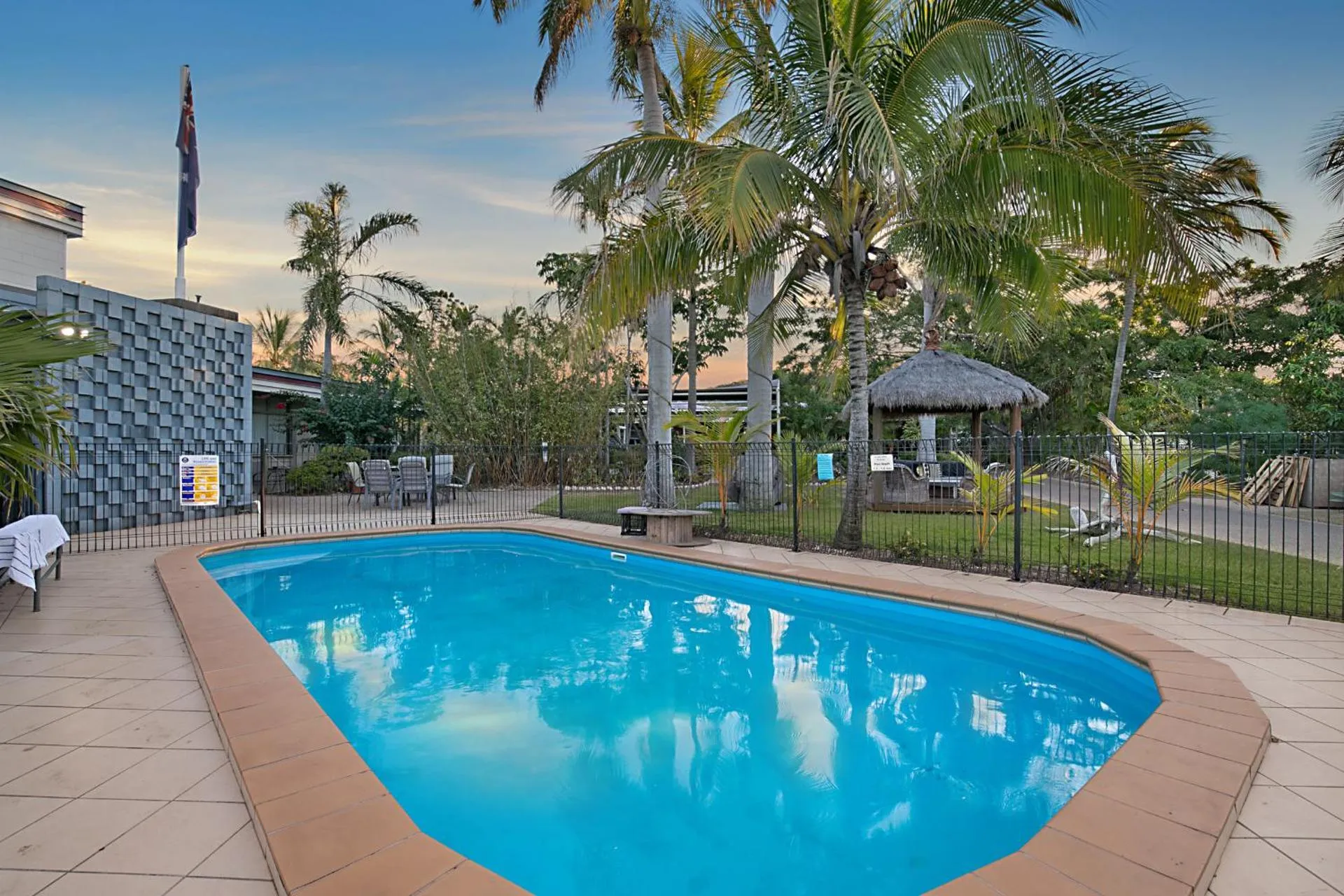 Dog Friendly Hotel $Gladstone - $South Gladstone Motel