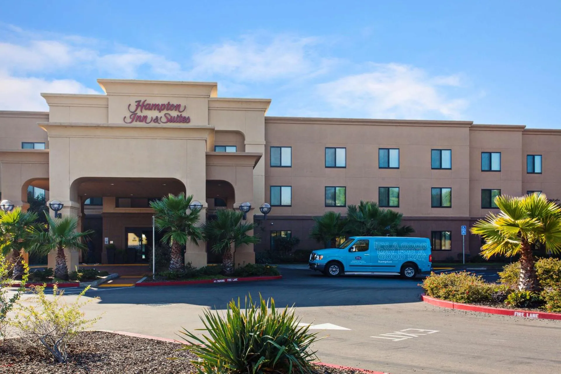 Dog Friendly Hotel $Alameda - $Hampton Inn & Suites Oakland Airport-Alameda