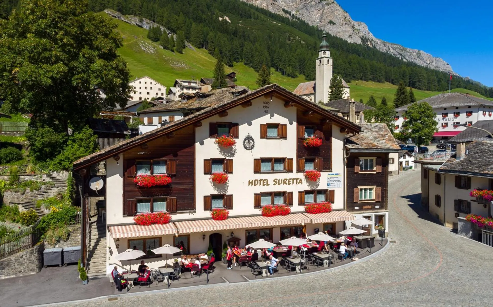 Dog Friendly Hotel $Splügen - $Hotel Suretta