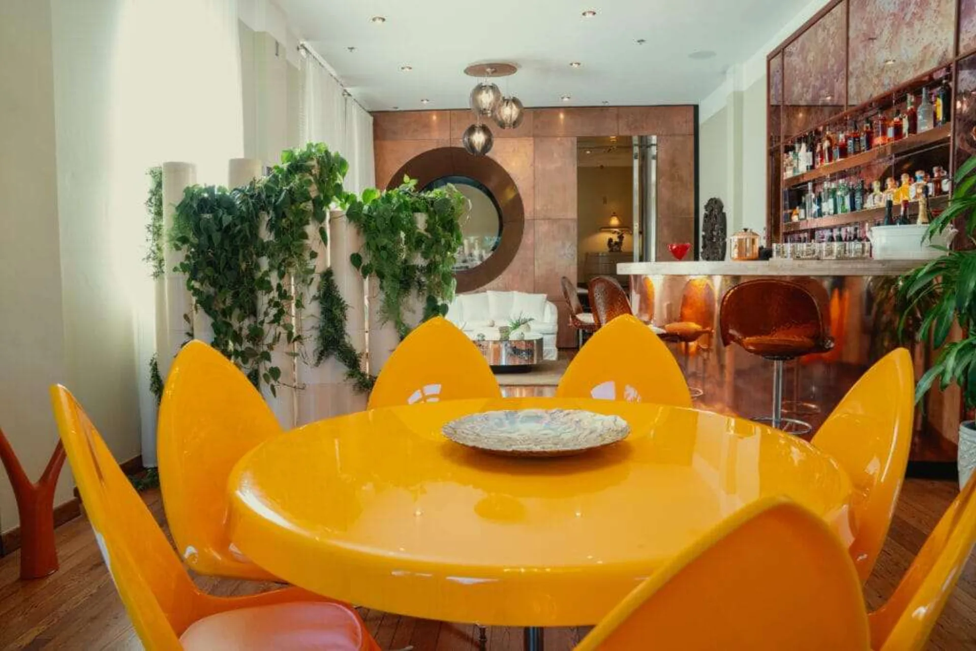 Pelican Hotel interior