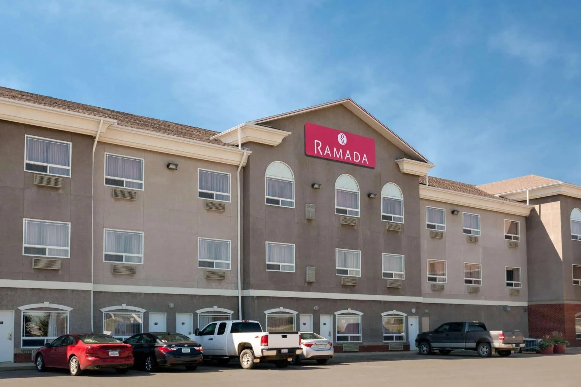 Dog Friendly Hotel $Weyburn - $Ramada by Wyndham Weyburn