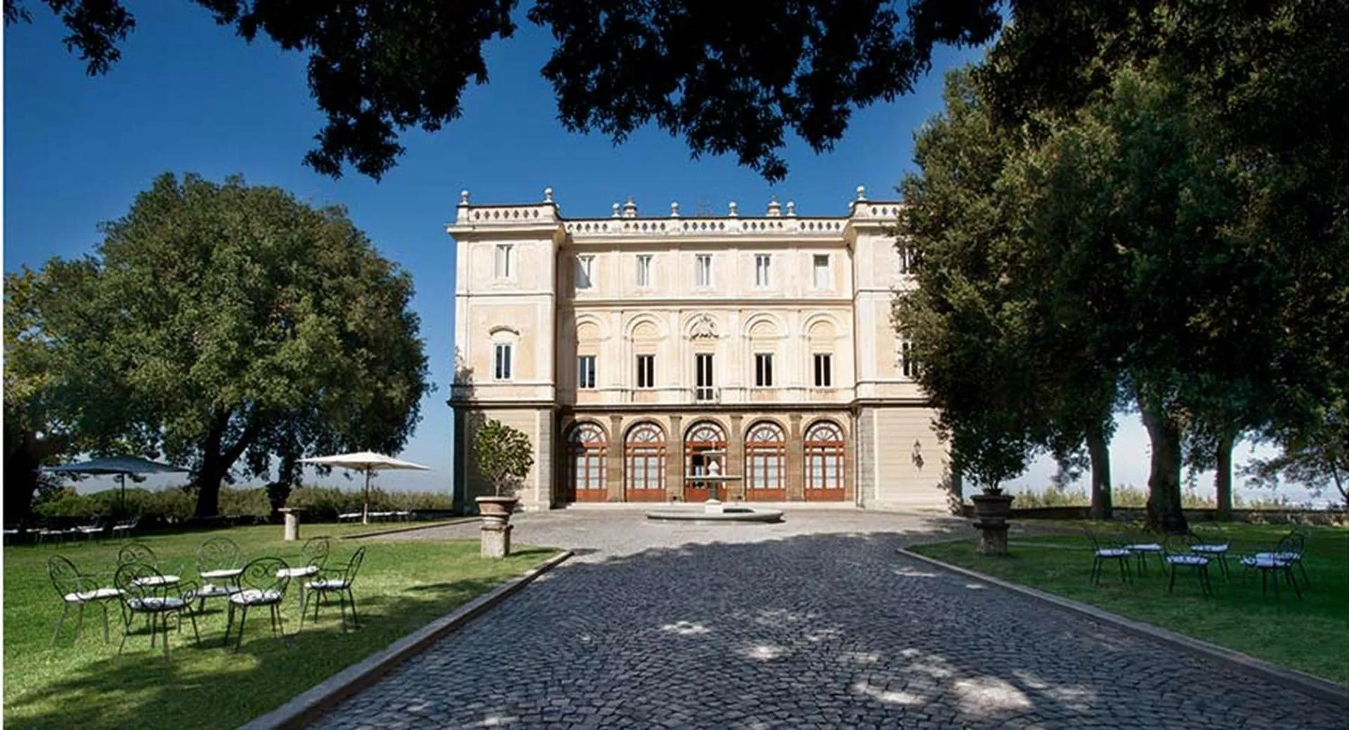 Dog Friendly Hotel $Grottaferrata - $Park Hotel Villa Grazioli
