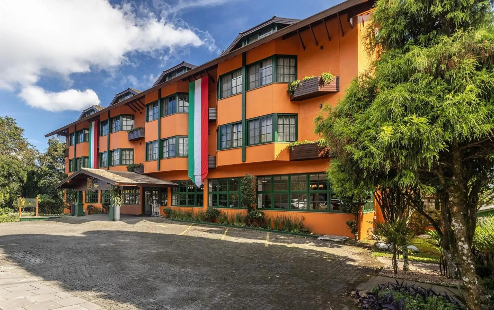 Hotel Aguas Claras
