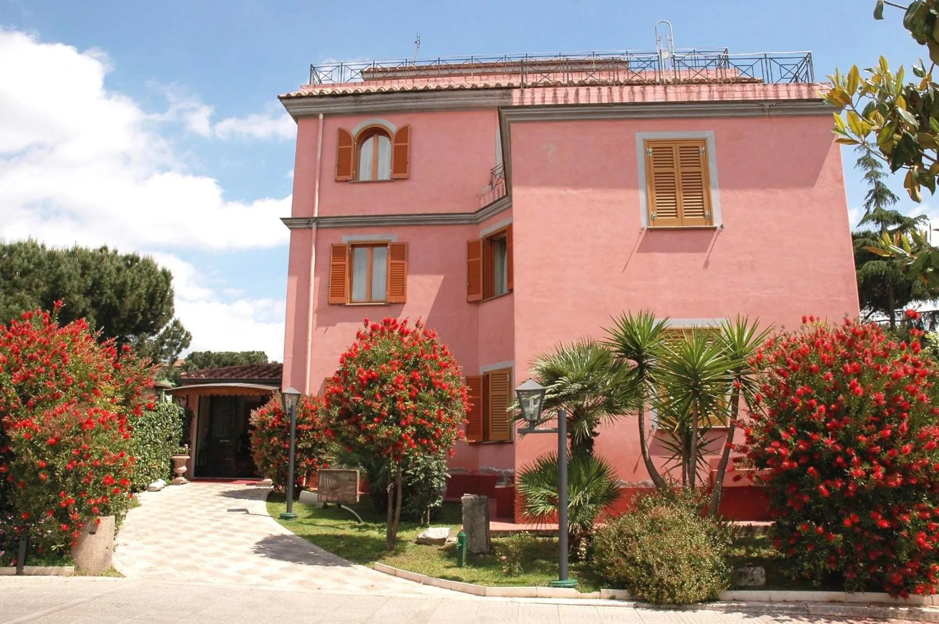 Dog Friendly Hotel $Rome - $Hotel Arco Di Travertino