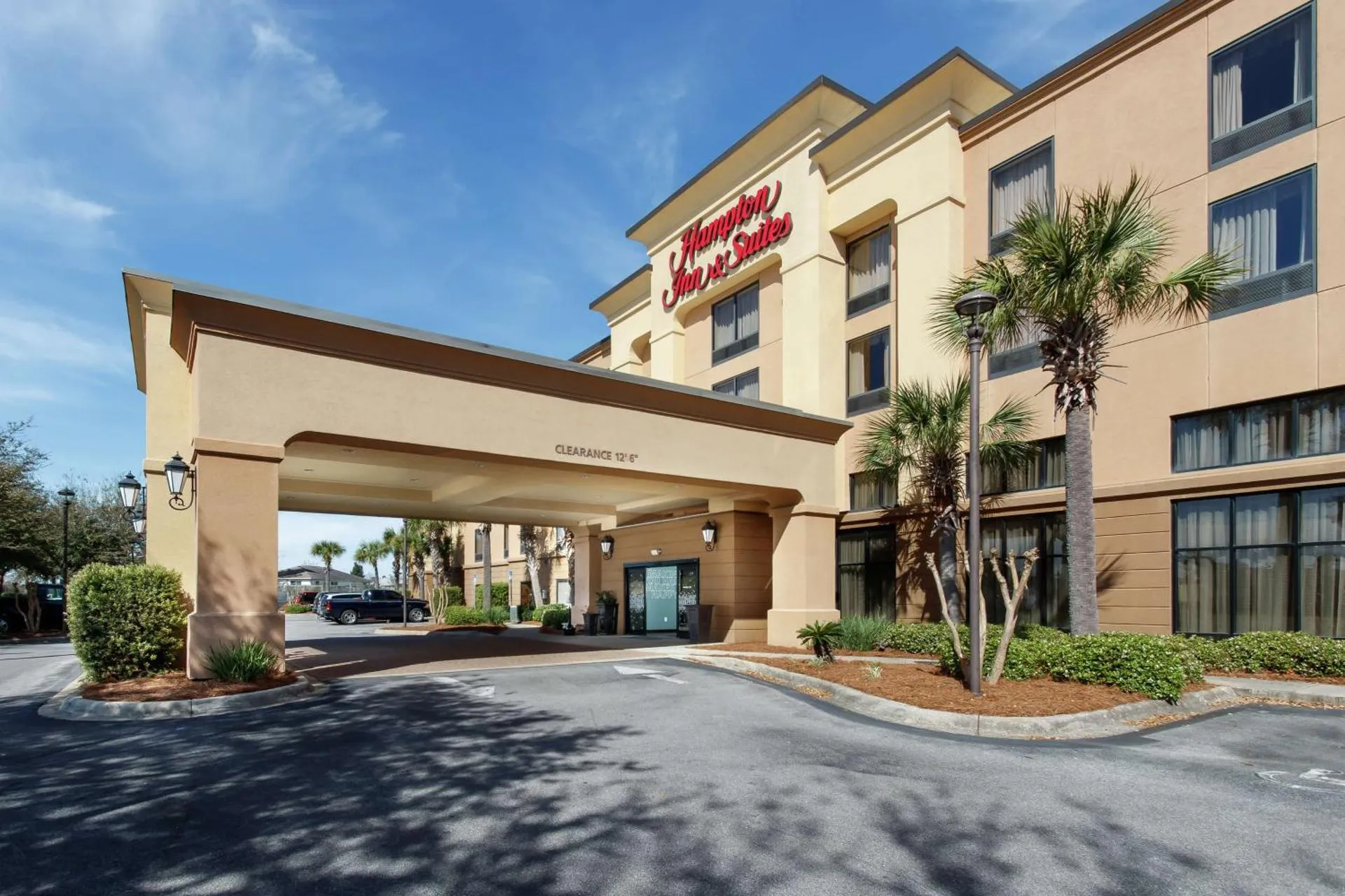 Dog Friendly Hotel $Navarre - $Hampton Inn & Suites Navarre