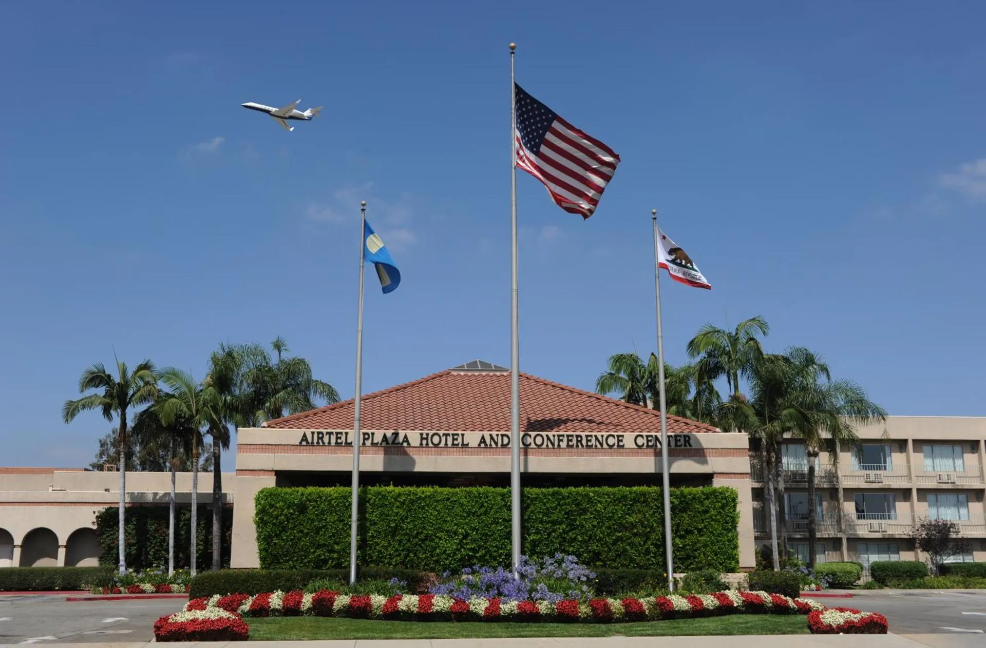 Dog Friendly Hotel $Van Nuys - $Airtel Plaza Hotel