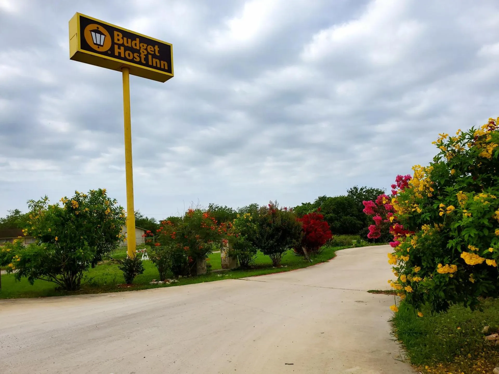 Budget Host Inn