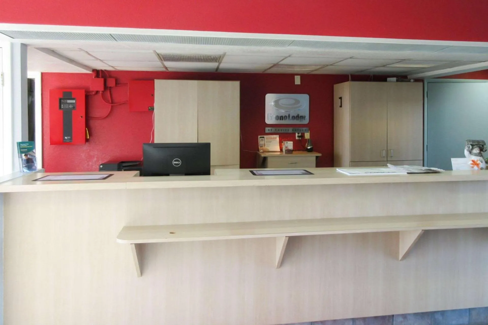 Dog Friendly Hotel $Paducah - $Econo Lodge Paducah West I-24