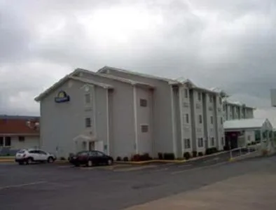 Dog Friendly Hotel $Sallisaw - $Quality Inn