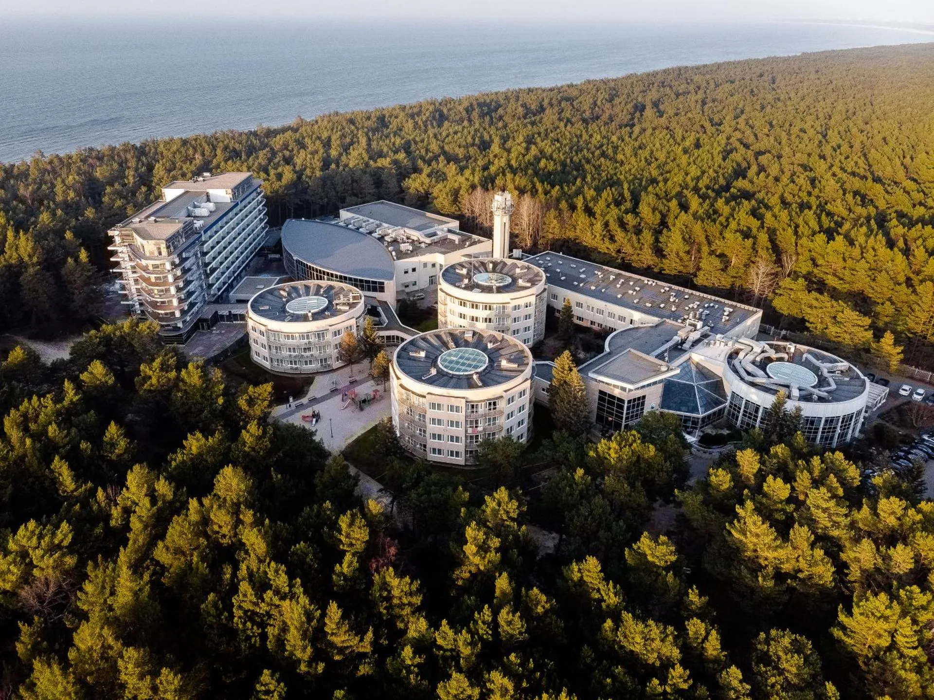 Dog Friendly Hotel $Dźwirzyno - $Hotel Senator