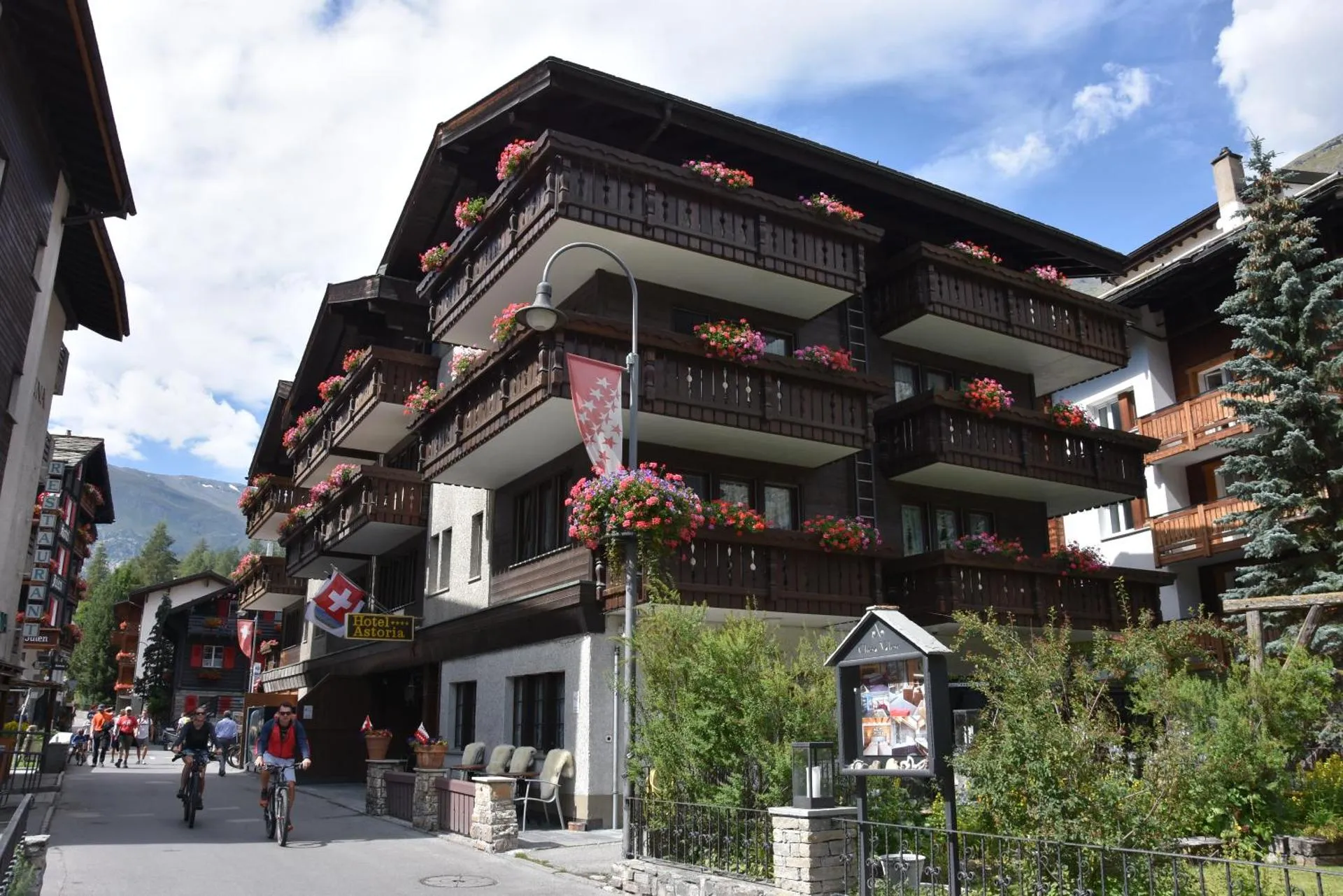 Dog Friendly Hotel $Zermatt - $Hotel Astoria