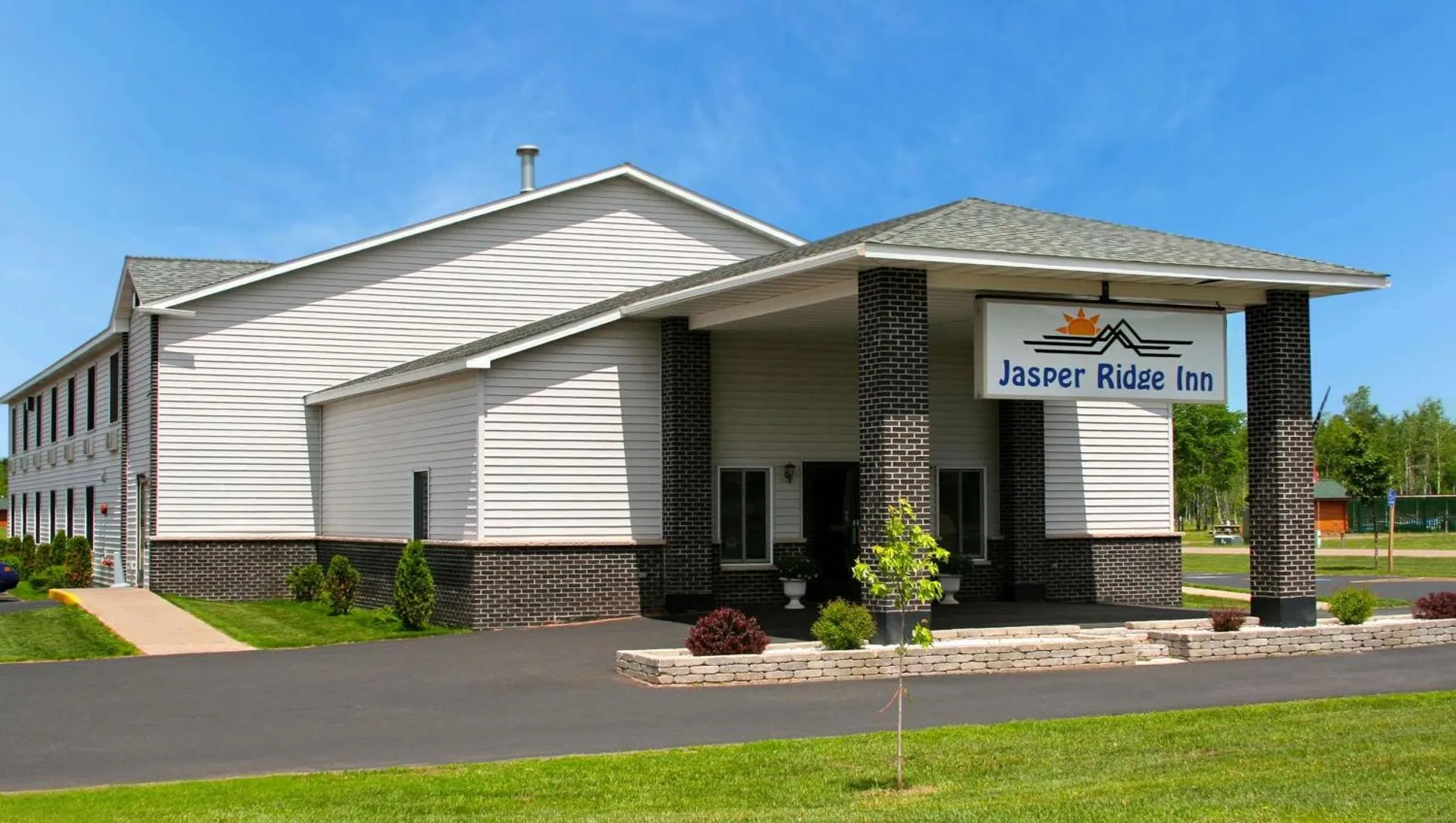 Dog Friendly Inn $Ishpeming - $Jasper Ridge Inn Ishpeming