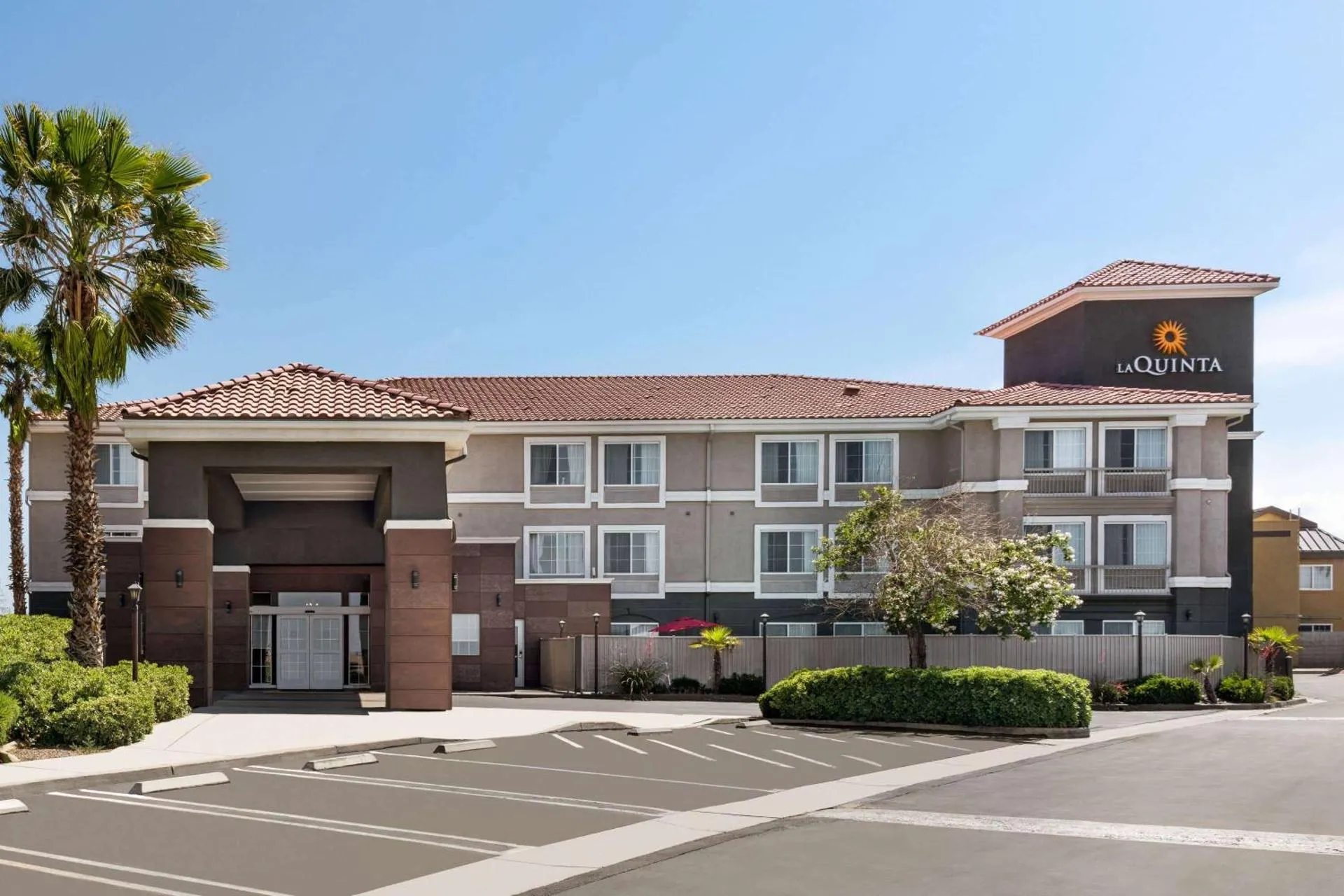 Dog Friendly Hotel $Hesperia - $La Quinta by Wyndham Hesperia Victorville