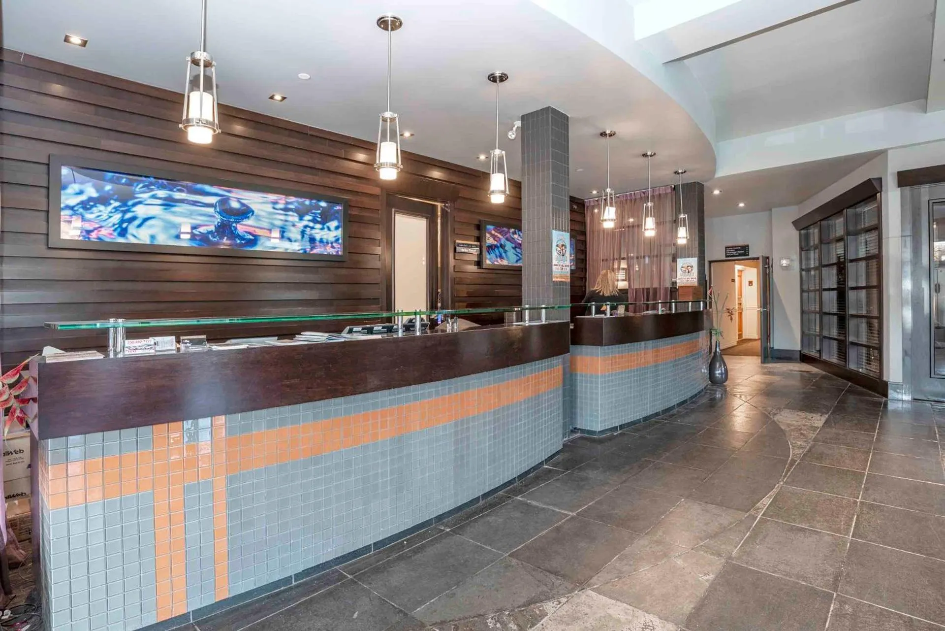 Dog Friendly Hotel $Penticton - $Sandman Hotel Penticton