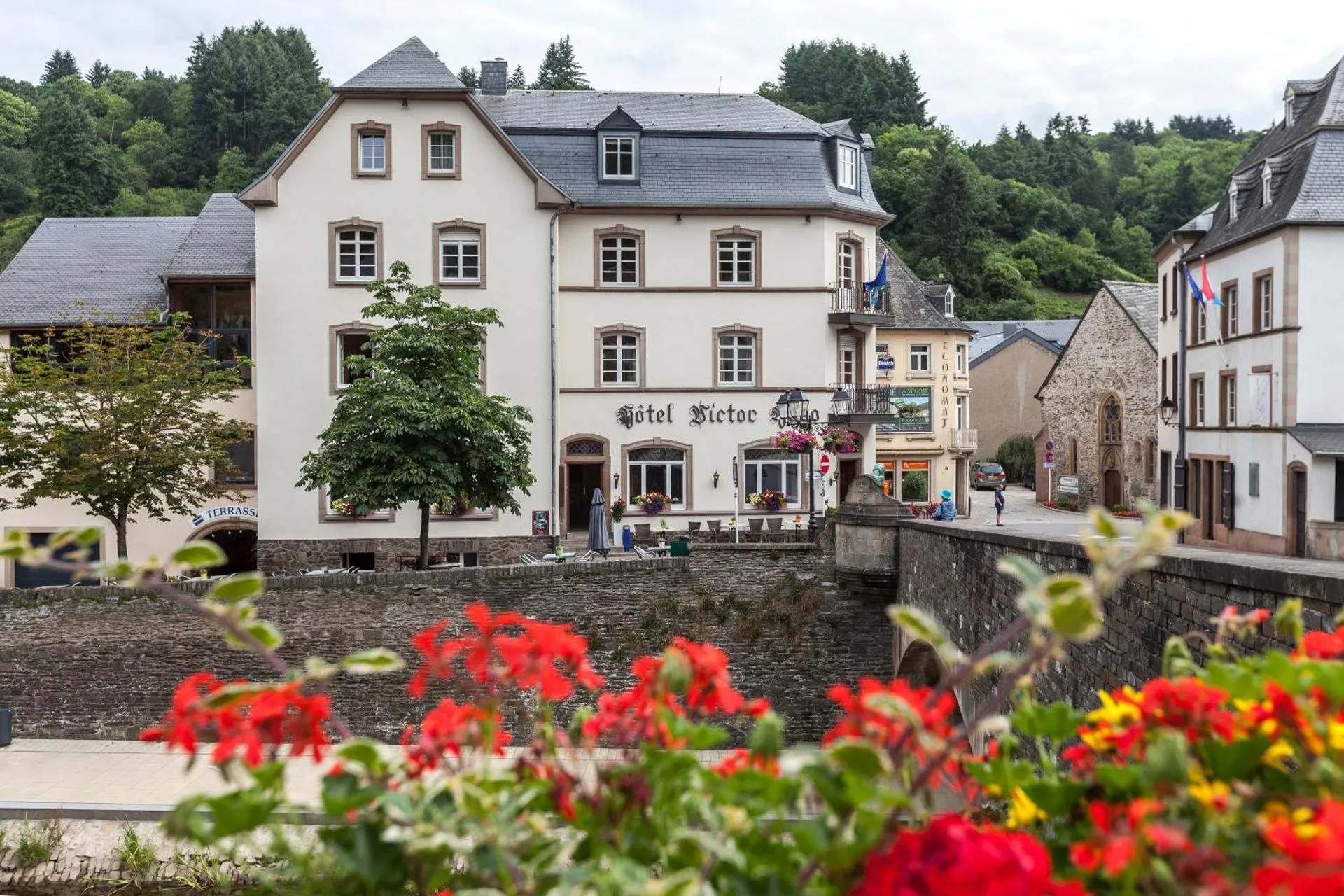 Dog Friendly Hotel $Vianden - $Hôtel - Restaurant " Victor Hugo"