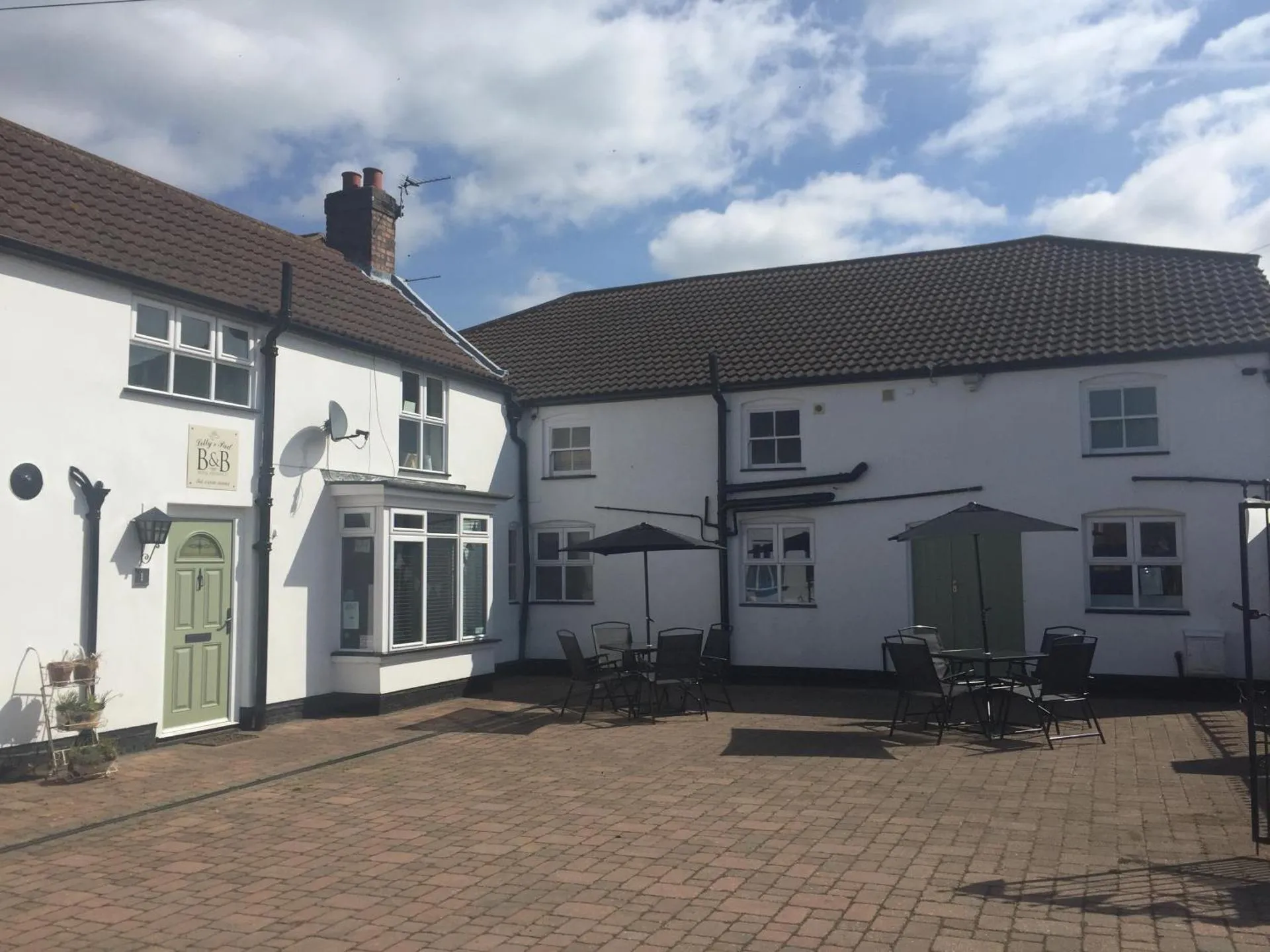 Dog Friendly Bed and breakfast $Keelby - $Lilly's Pad