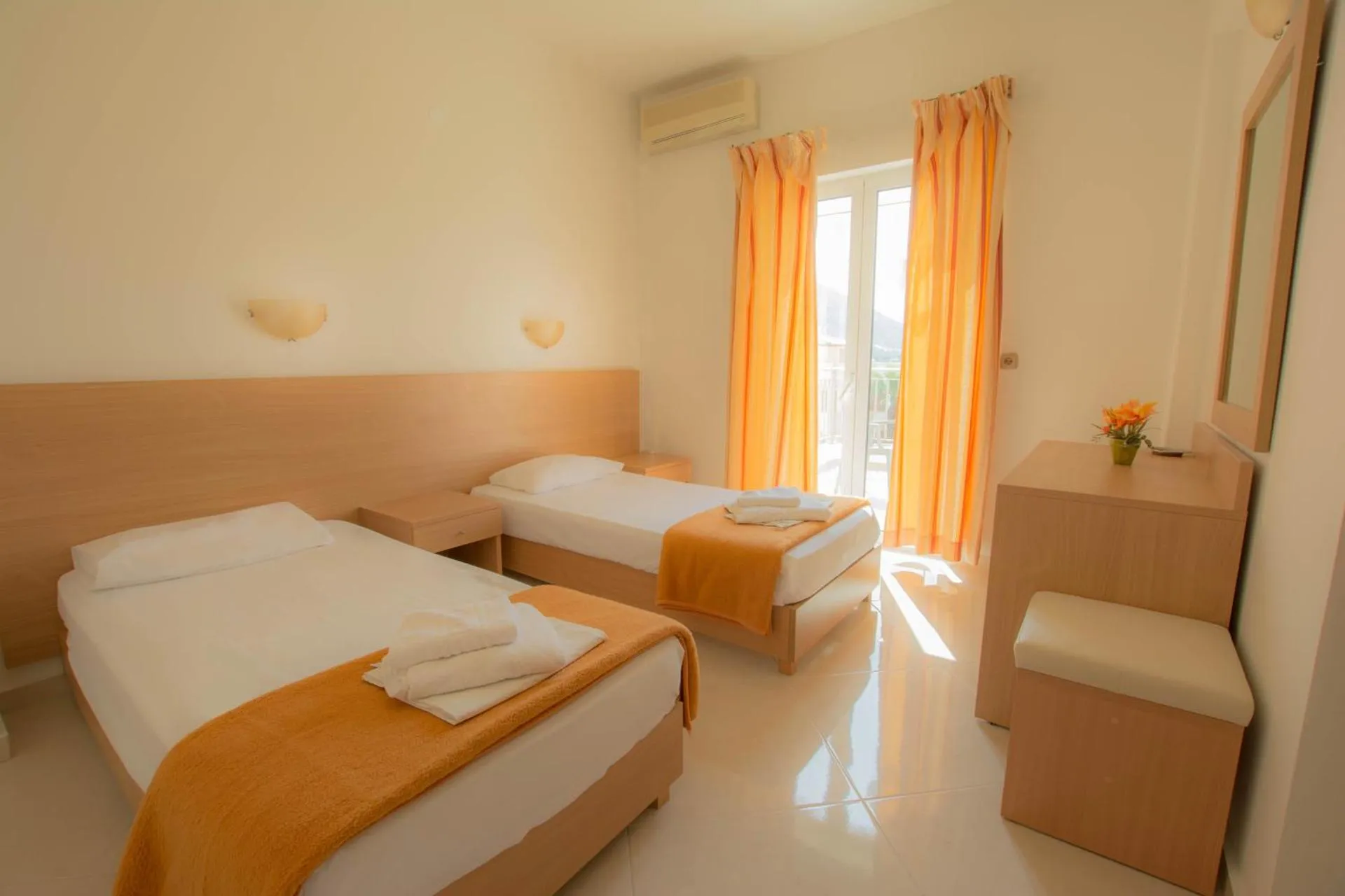 Frixos Hotel