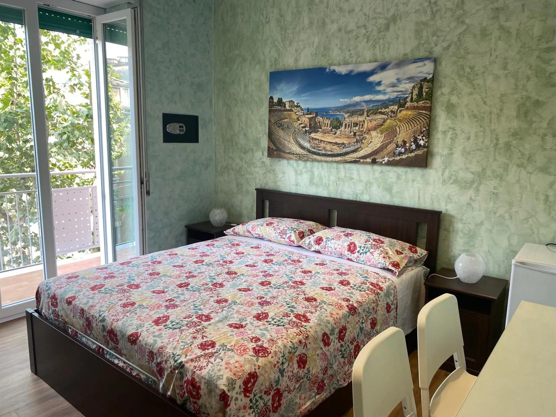 Dog Friendly Bed and breakfast $Catania - $B&B CATANIA CENTRO - Charme & More