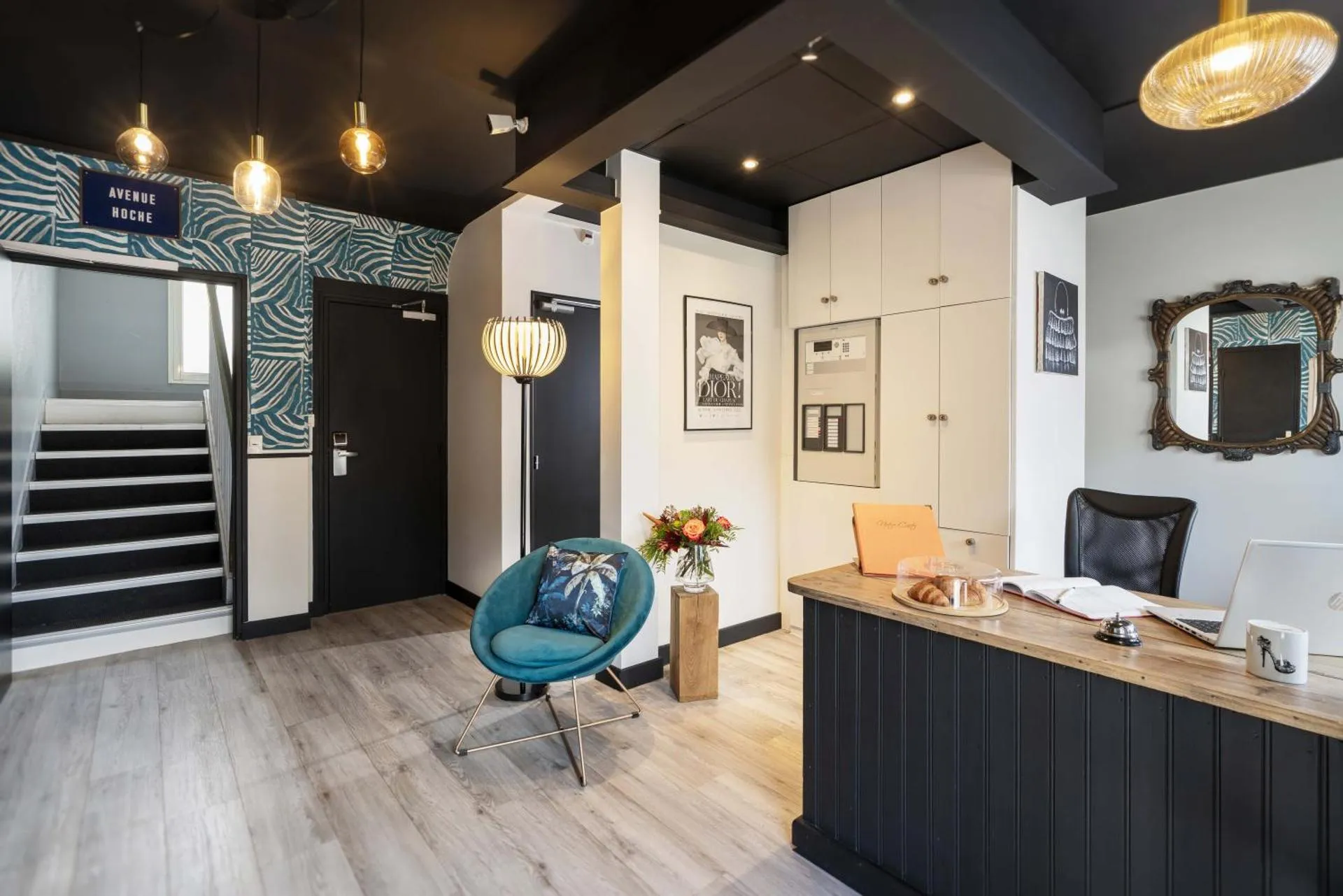 Dog Friendly Hotel $Granville - $Hôtel du Musée ex Maison Pléville - Hôtel L'Arrivée