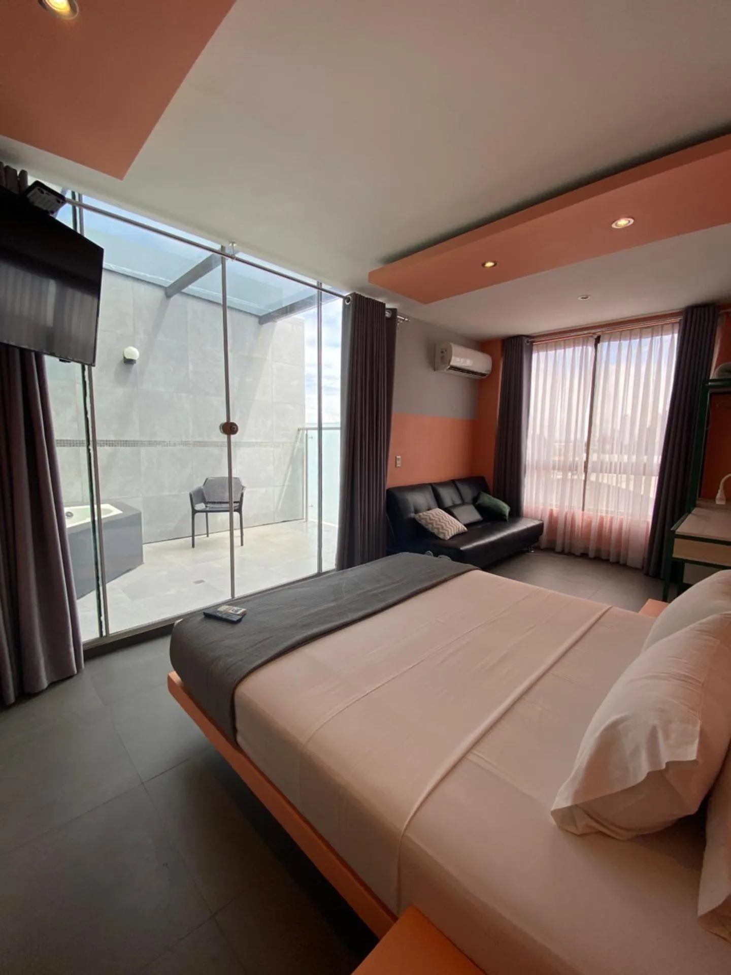 Hotel G