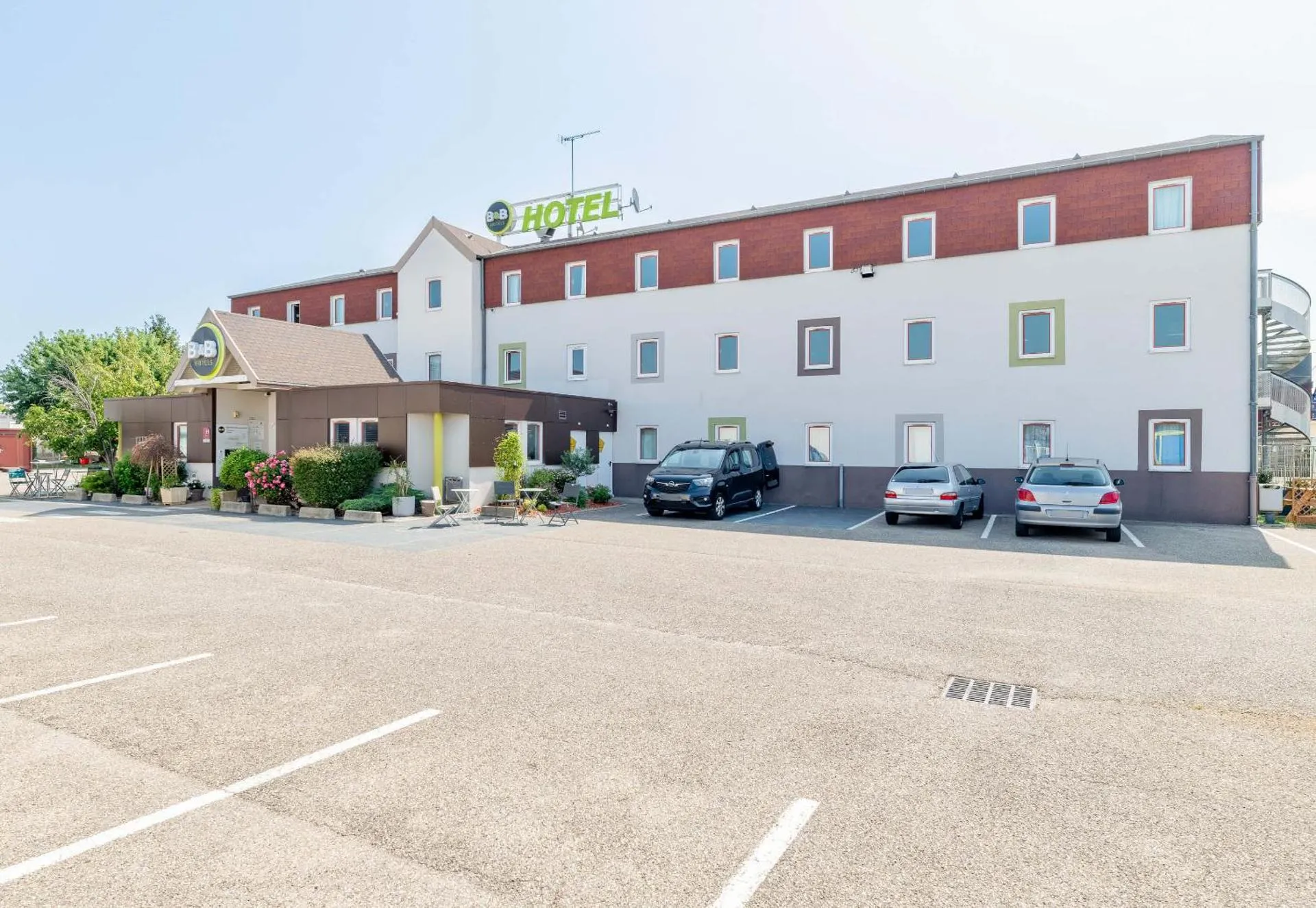 Dog Friendly Hotel $Saint-Bonnet-de-Mure - $B&B HOTEL Lyon Saint-Bonnet Mi-Plaine