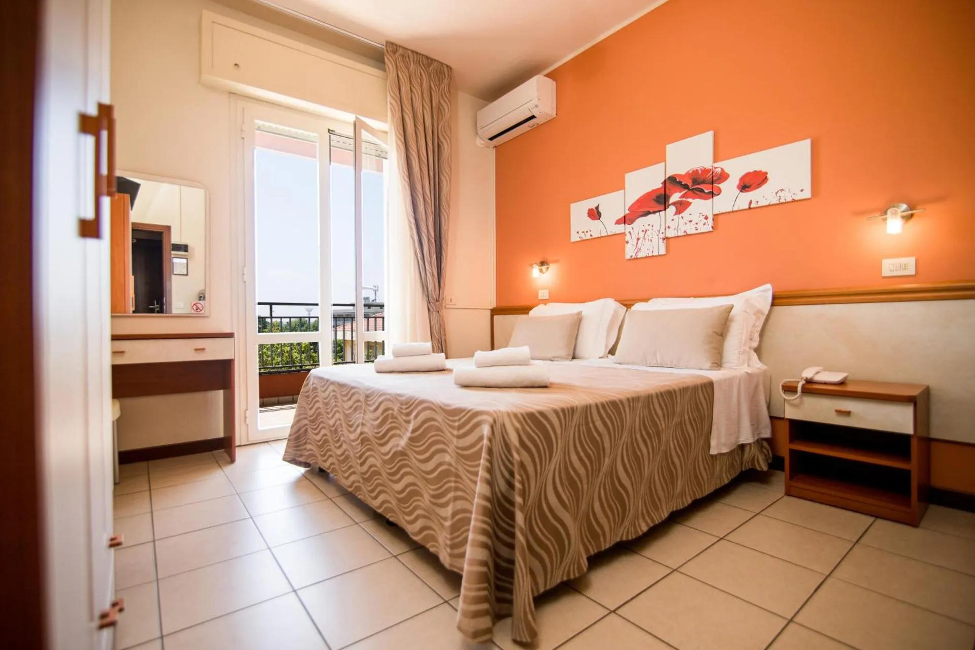 Unique Hotel
