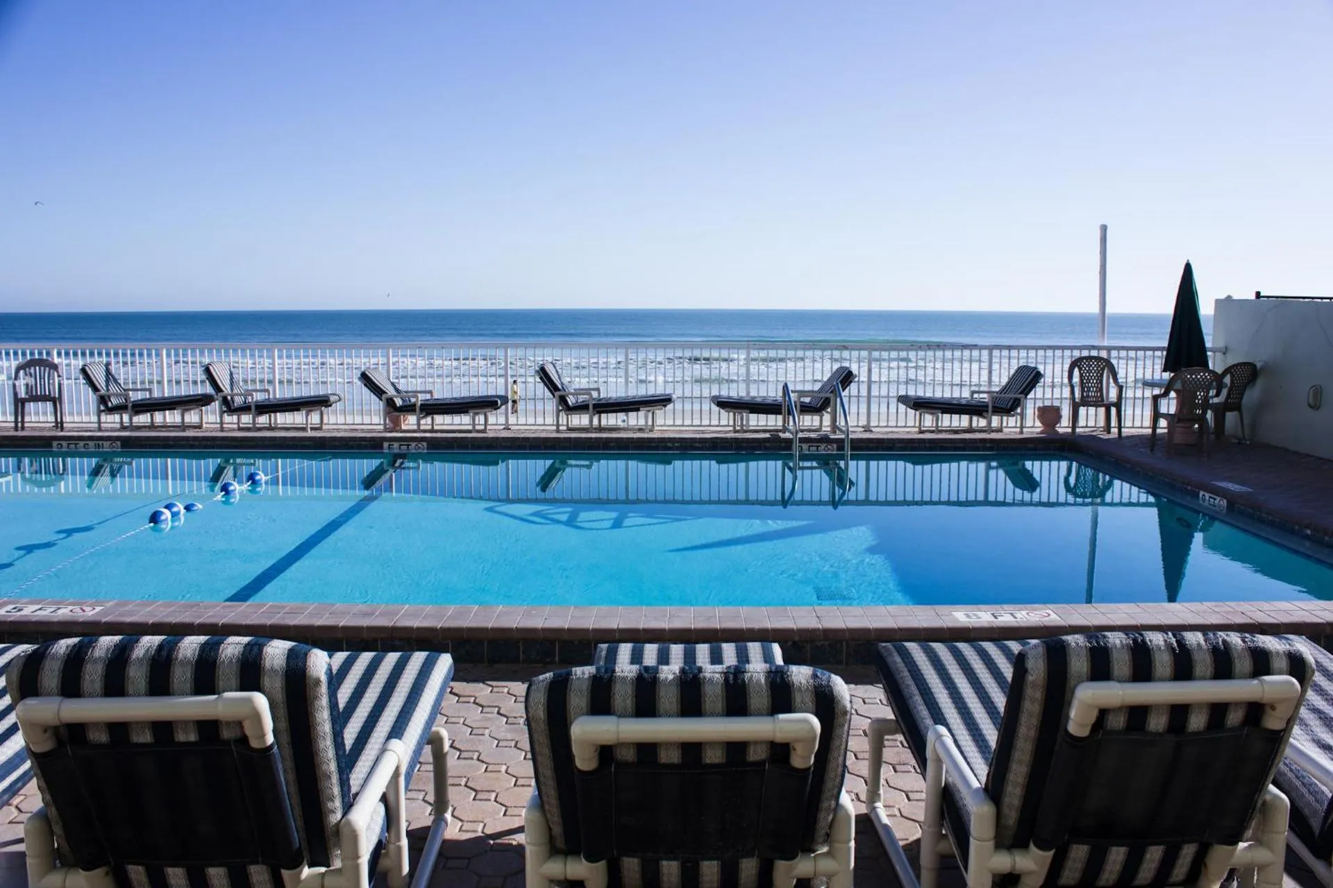 Atlantic Ocean Palm Inn