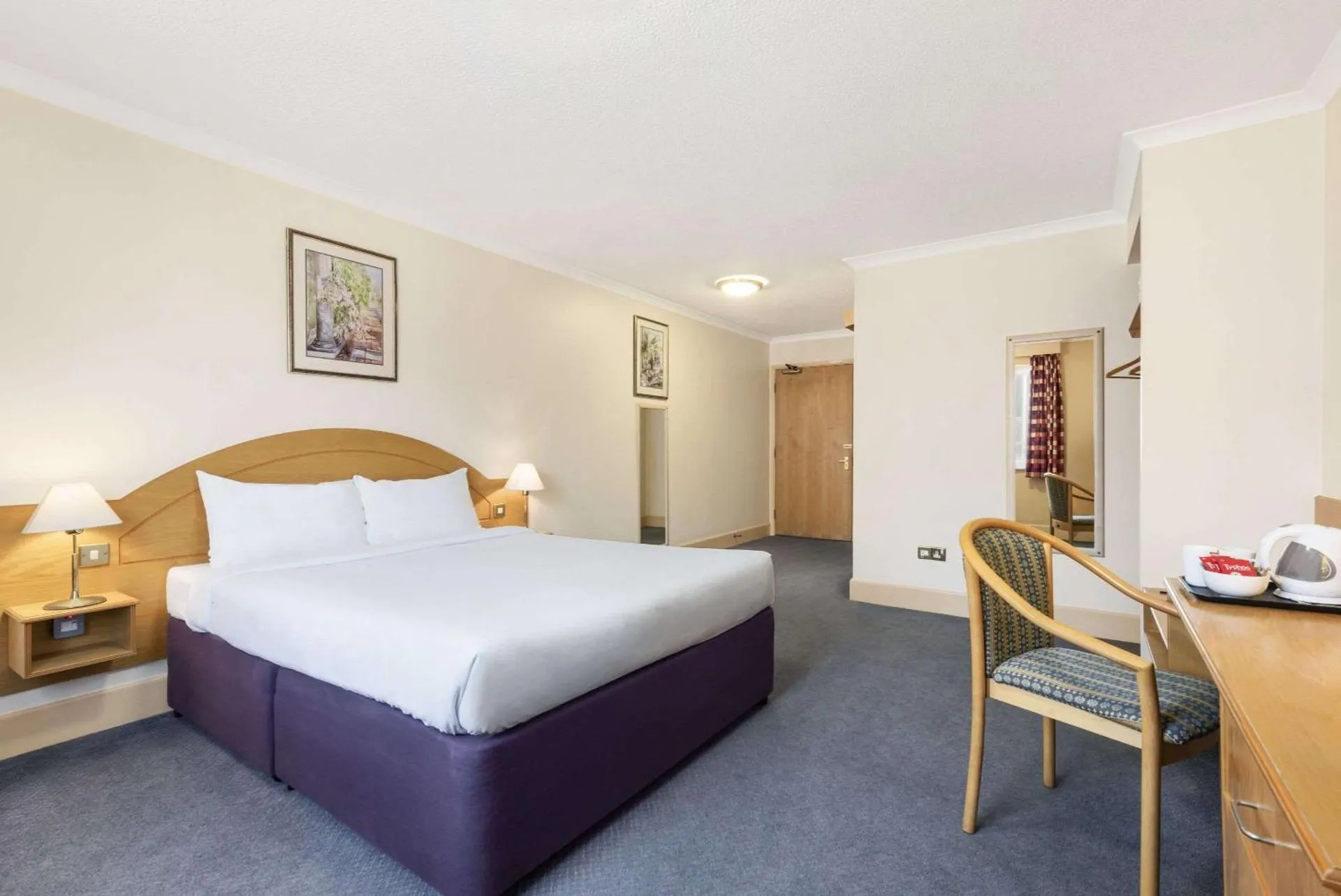Dog Friendly Hotel $Crick - $Days Inn Watford Gap