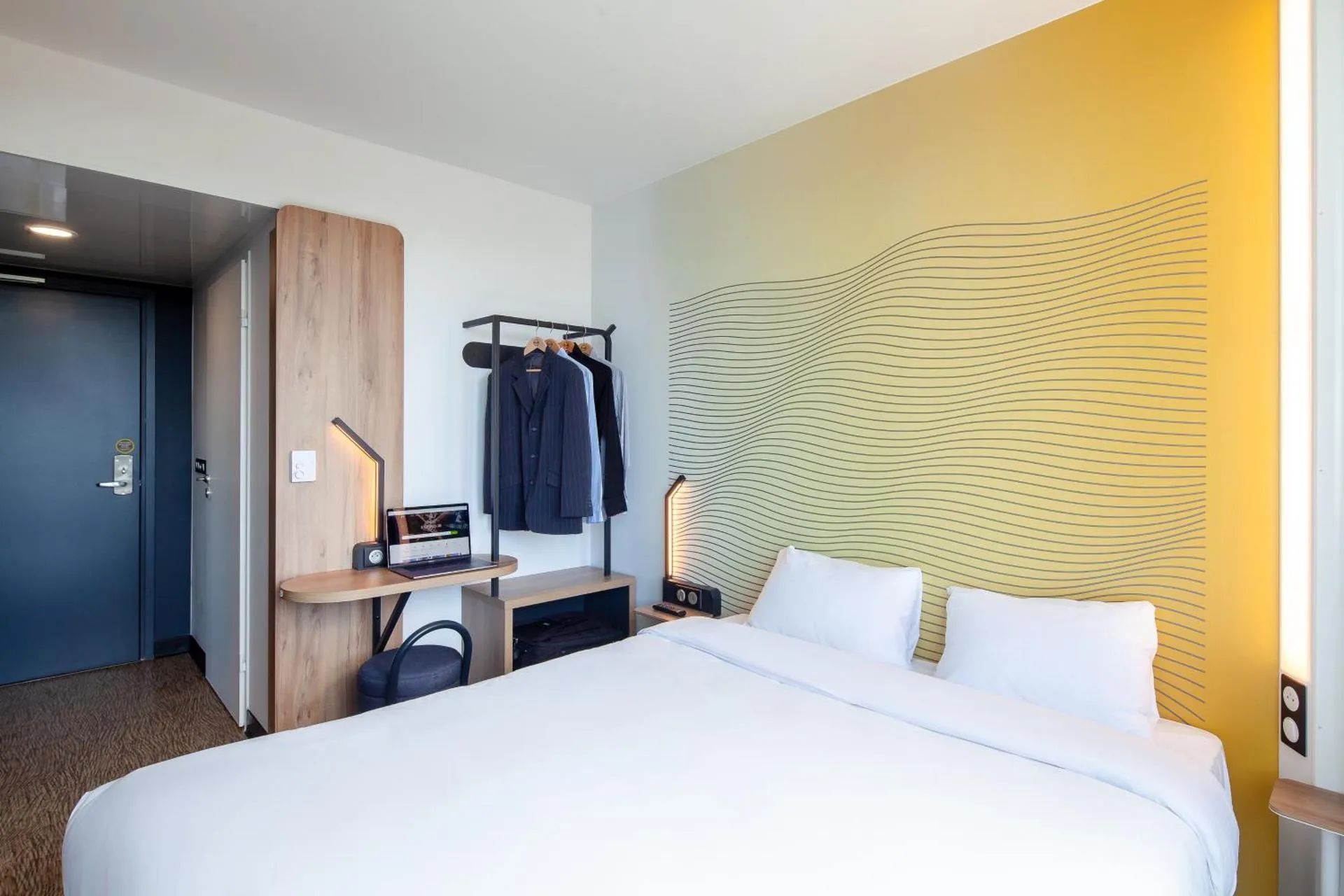 B&B HOTEL Massy Gare TGV