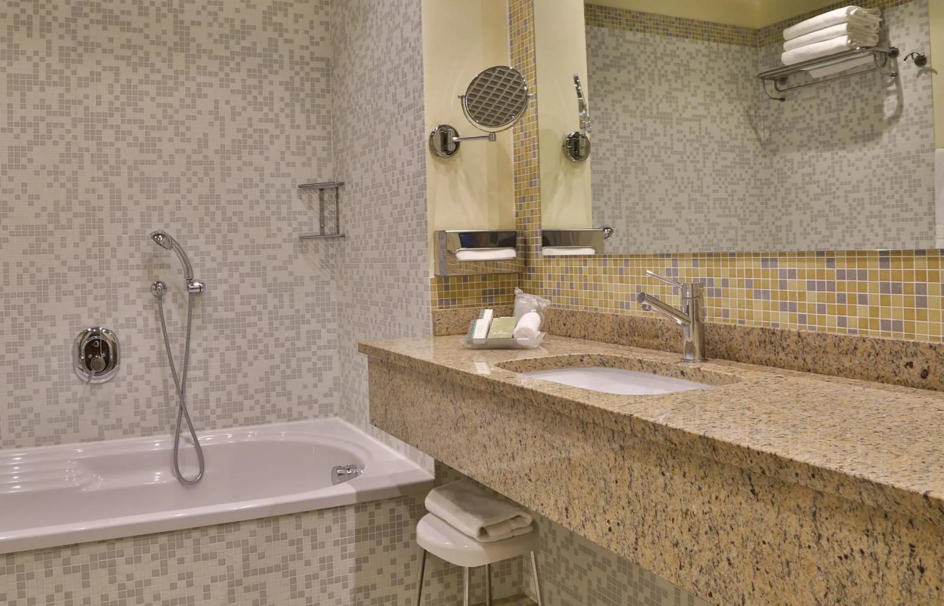 Crowne Plaza Venice East, an IHG Hotel