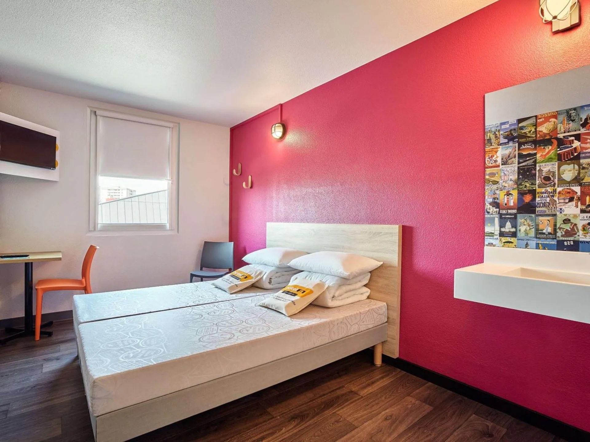 Dog Friendly Hotel $Les-Pennes-Mirabeau - $HotelF1 Marseille Provence Plan de Campagne