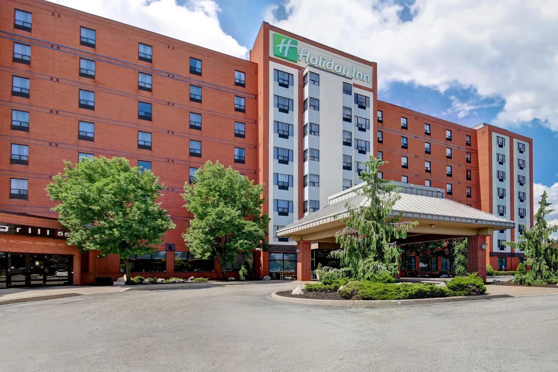 Dog Friendly Hotel $Windsor - $Holiday Inn Windsor - Ambassador Bridge, an IHG Hotel