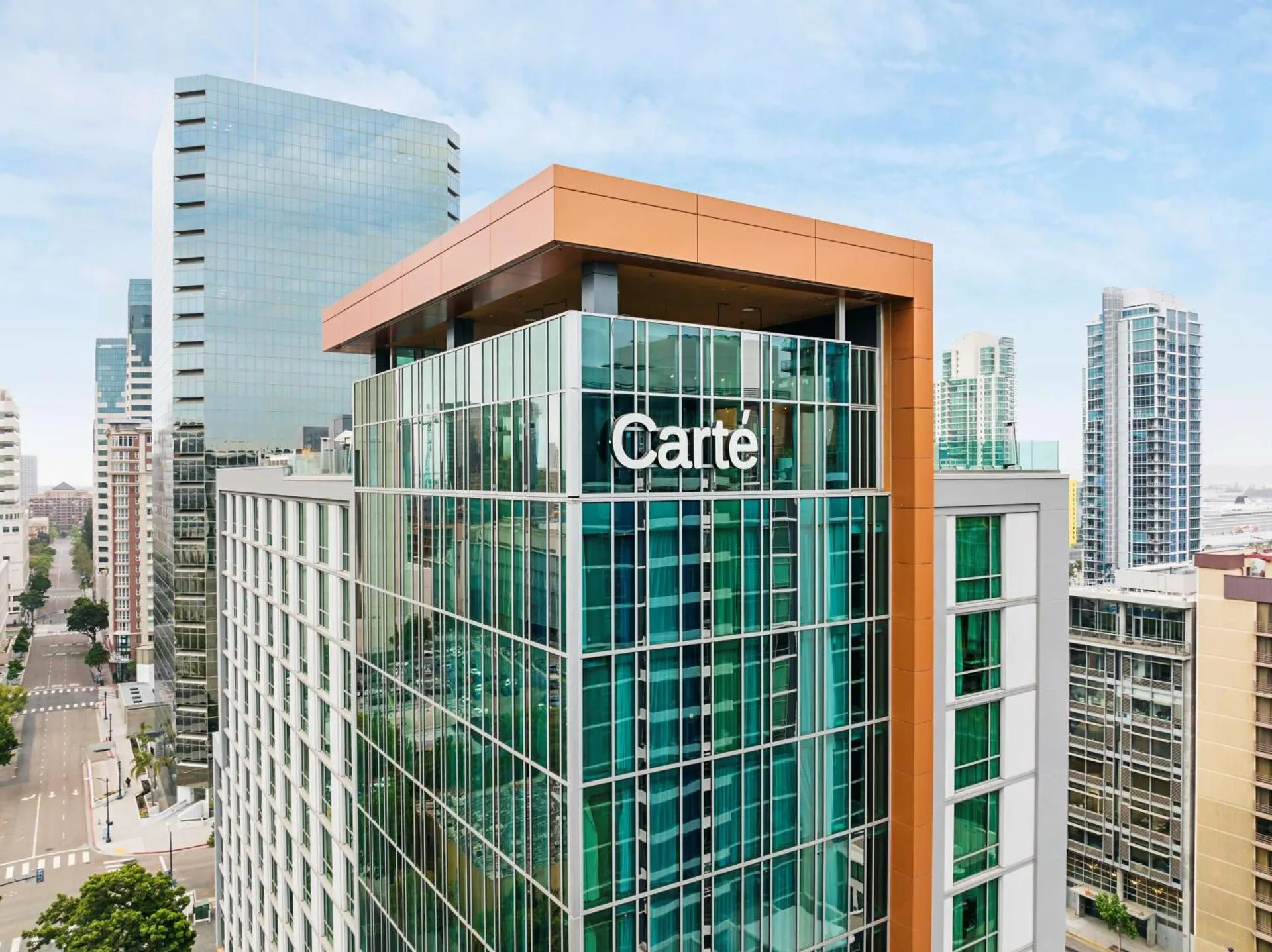 Dog Friendly Hotel $San Diego - $Carte Hotel San Diego Downtown, Curio Collection By Hilton