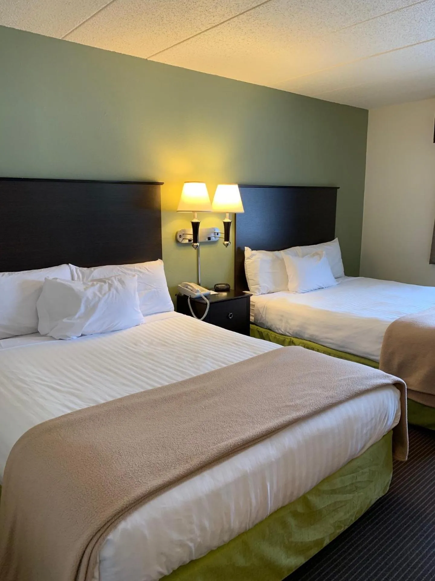 AmericInn by Wyndham Hampton