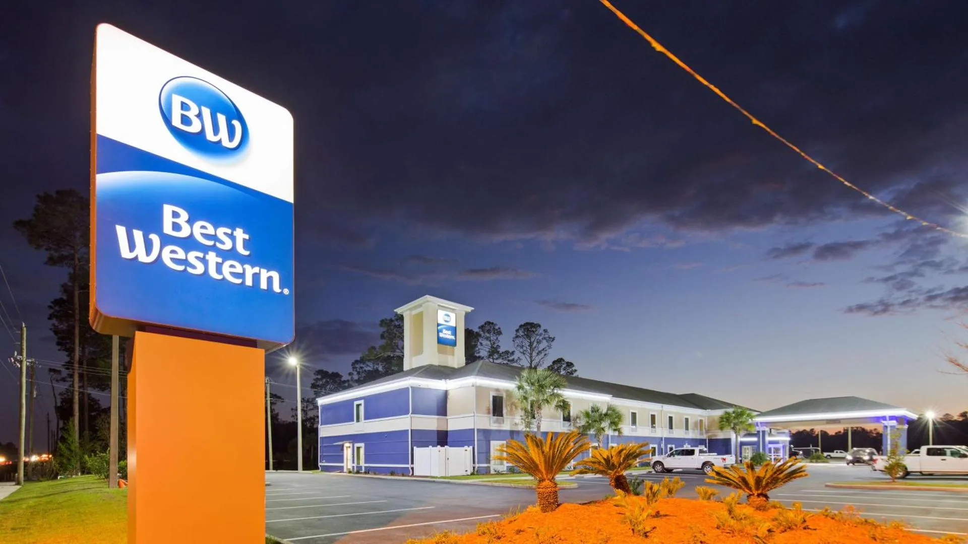 Dog Friendly Hotel $Waldo - $Best Western Waldo Inn & Suites