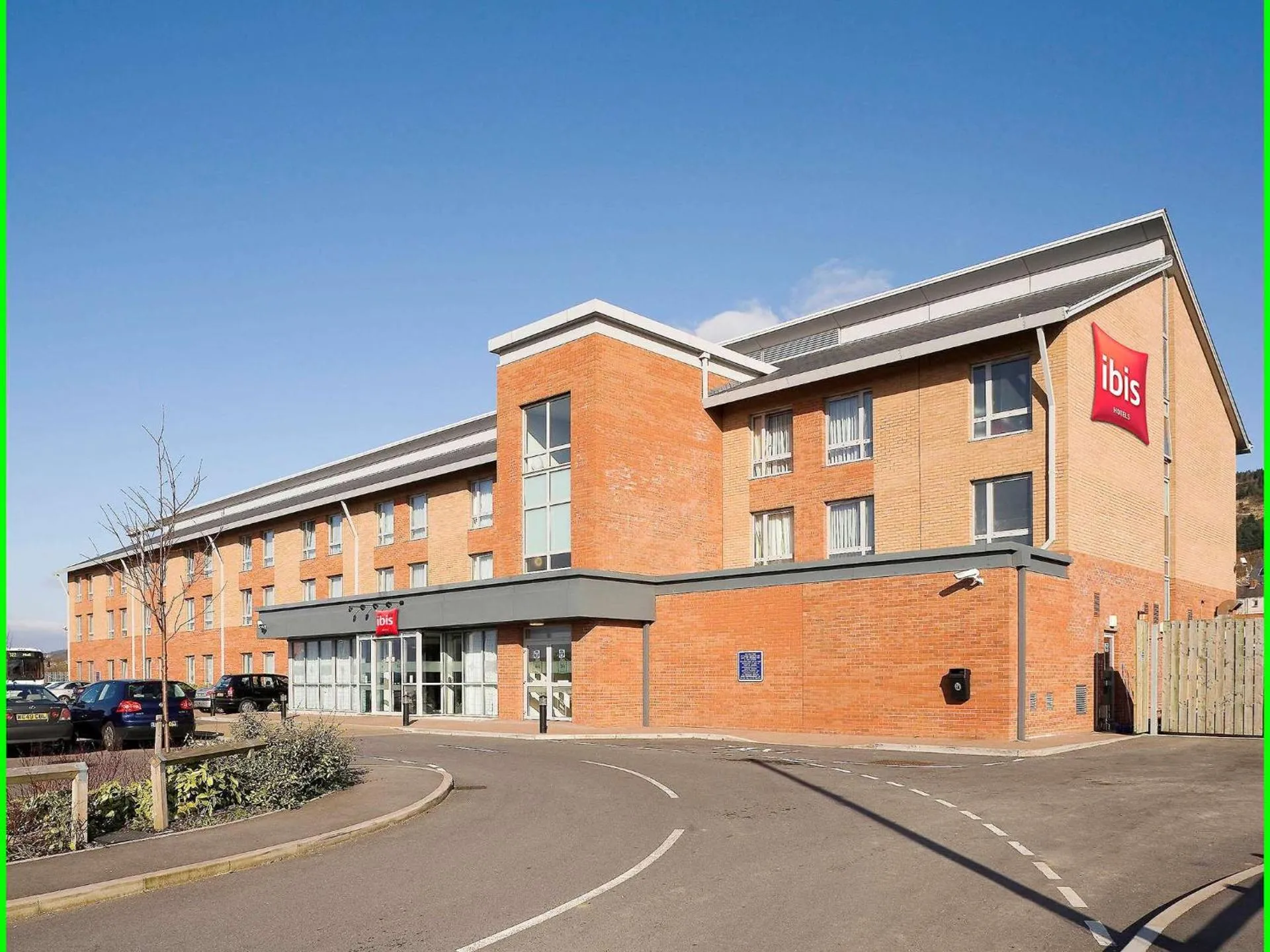 Dog Friendly Hotel $Swansea - $ibis Swansea