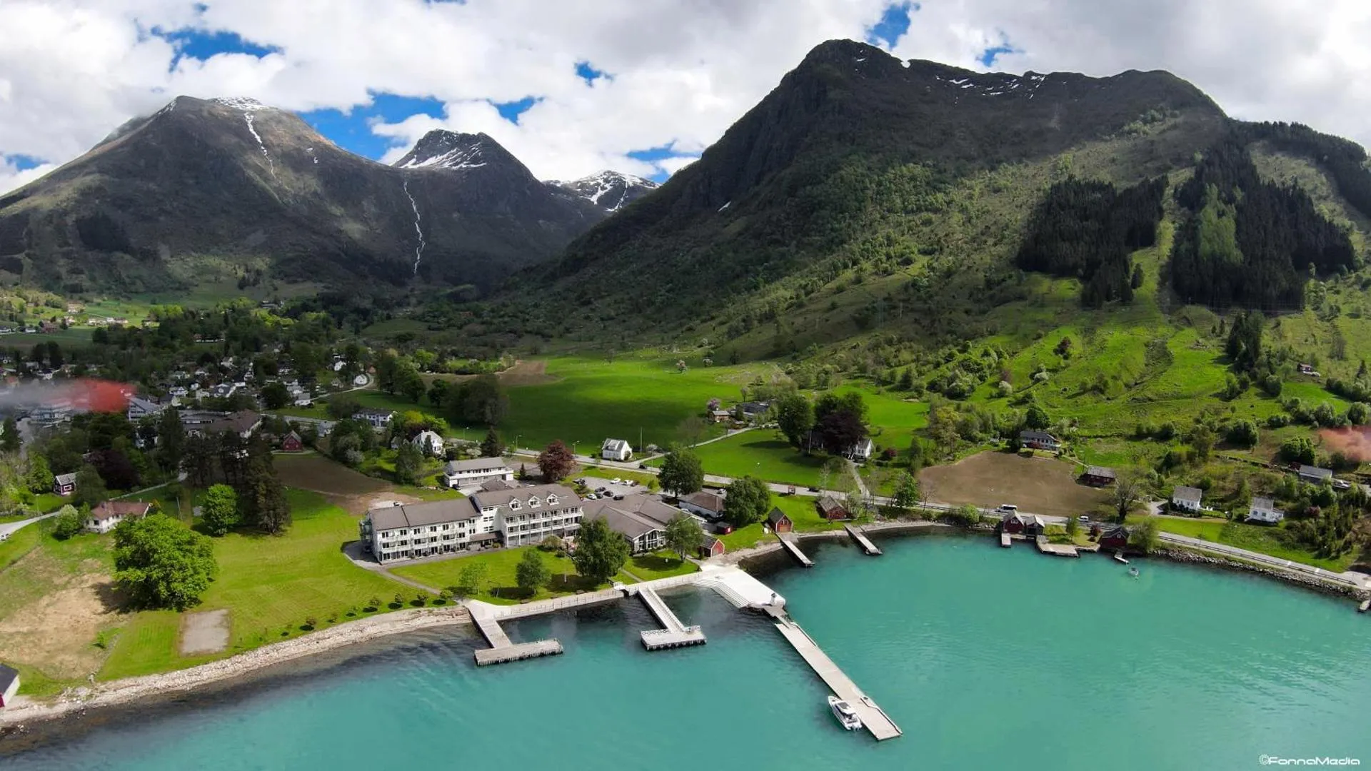 Dog Friendly Hotel $Rosendal - $Rosendal Fjordhotel