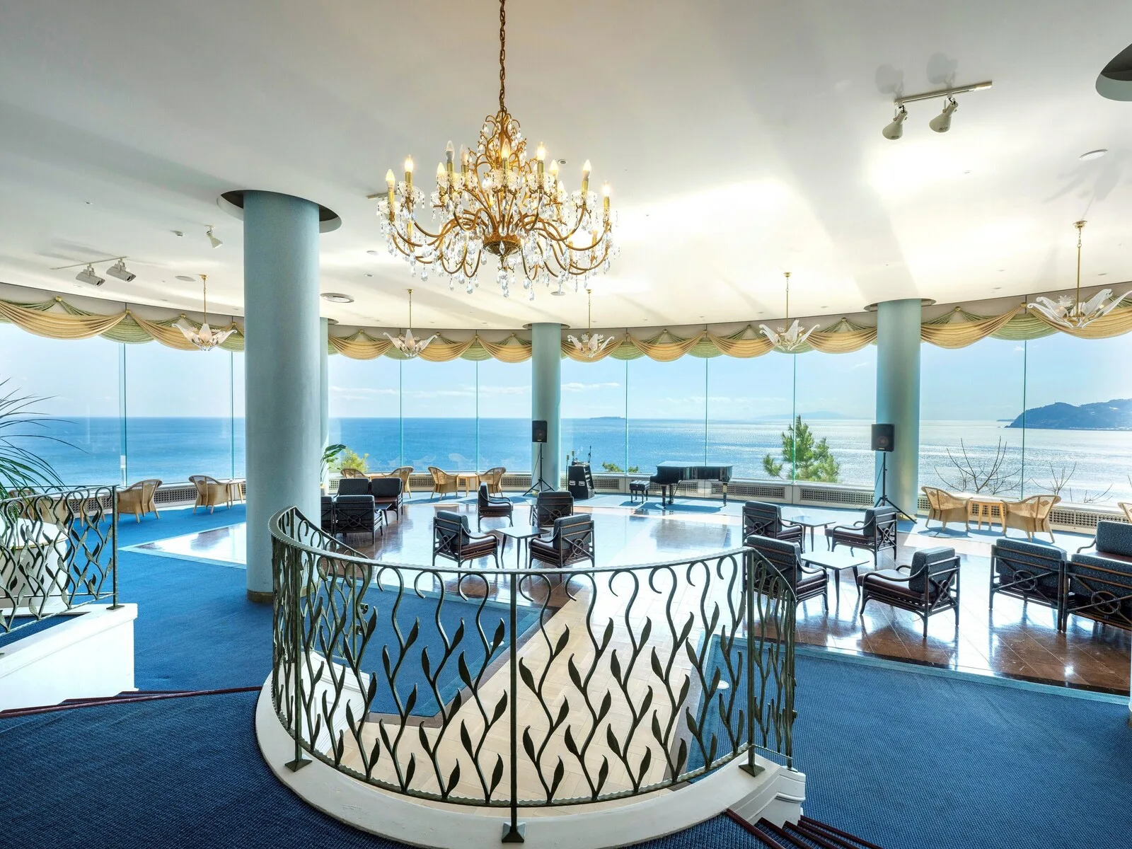 Hotel New Akao interior