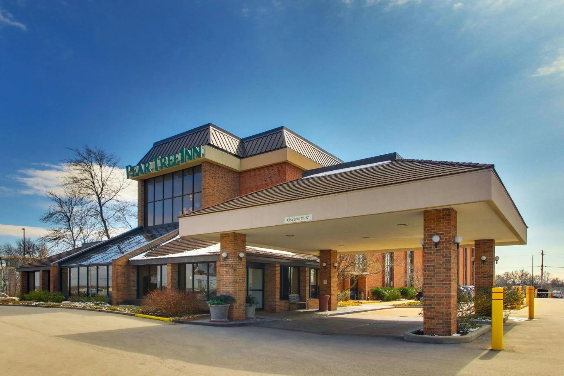 Dog Friendly Hotel $Edmundson - $Pear Tree Inn St. Louis Airport