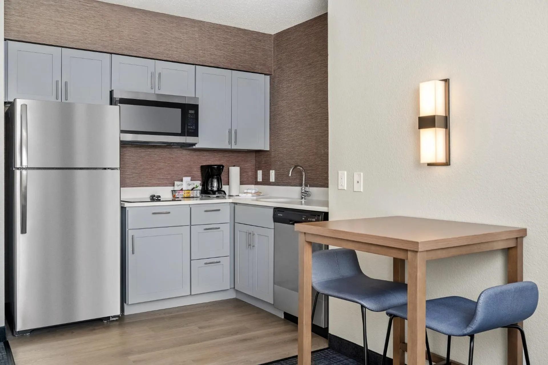 Dog Friendly Hotel $Warrenville - $Residence Inn by Marriott Chicago Naperville/Warrenville