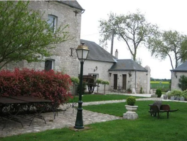 Dog Friendly Hotel $Avaray - $La Ferme des 3 Maillets