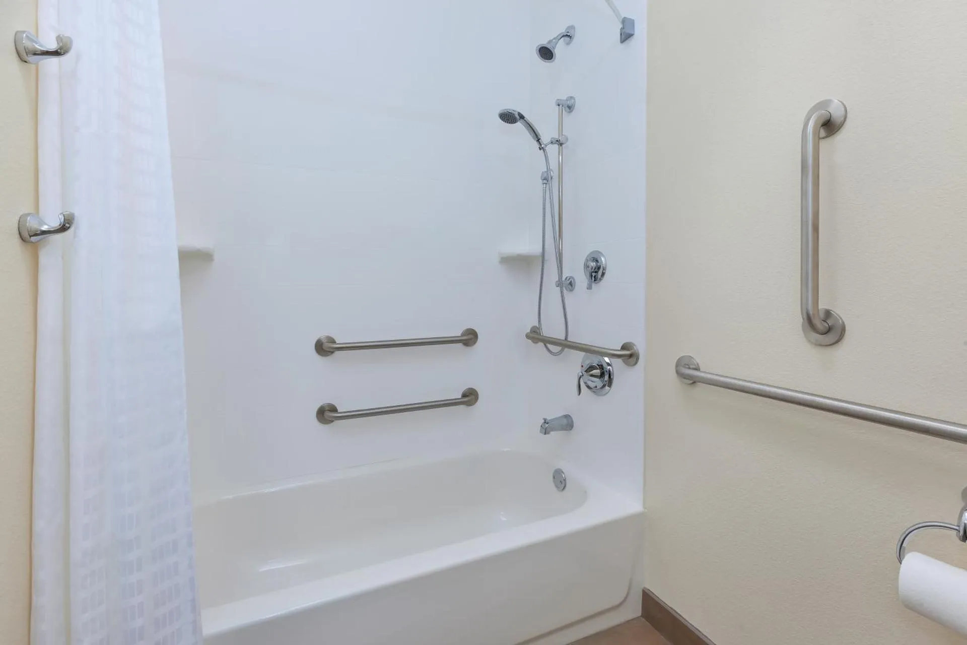 Dog Friendly Hotel $Louisville - $Candlewood Suites Louisville - NE Downtown Area, an IHG Hotel