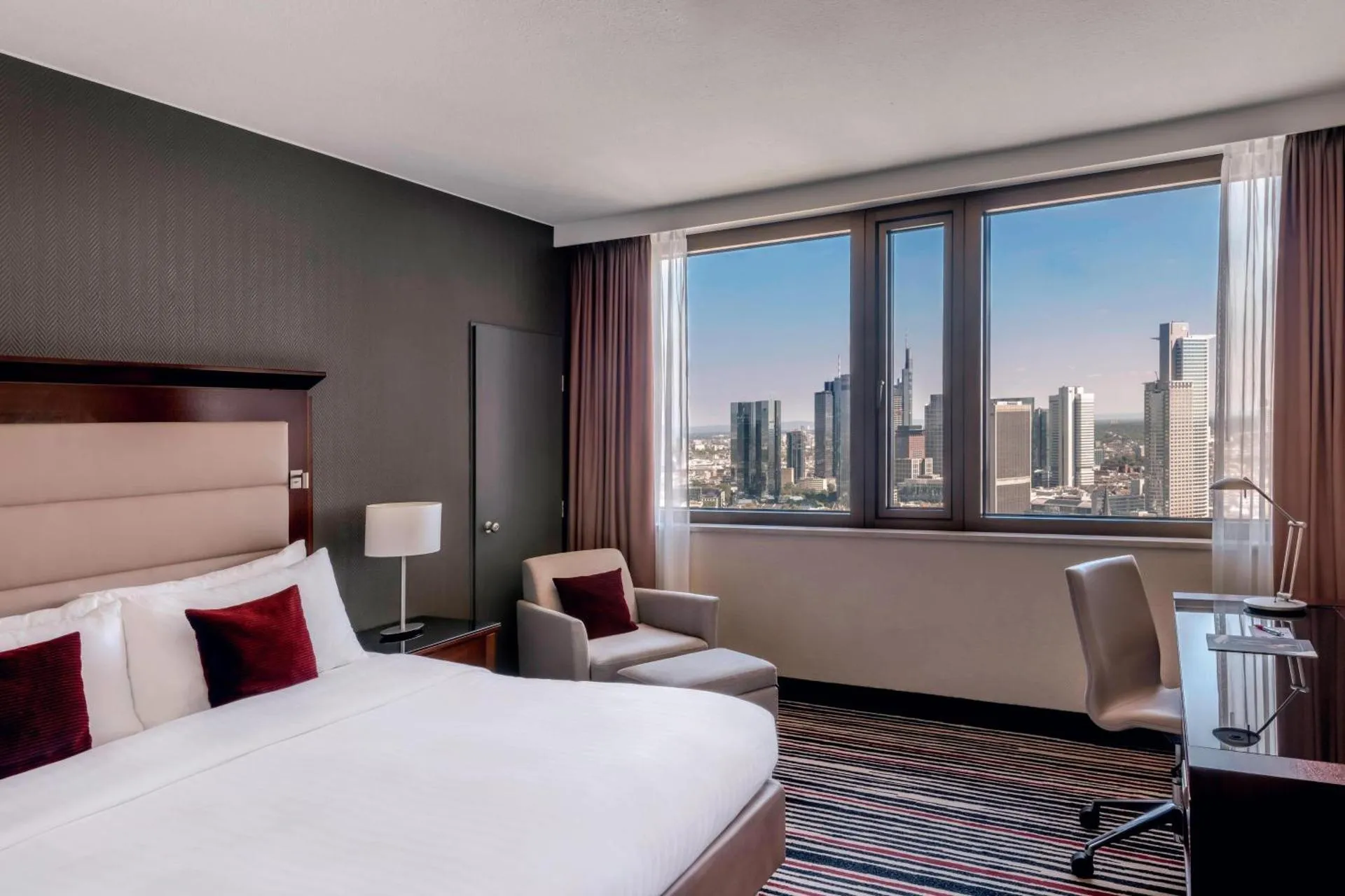 Dog Friendly Hotel $Frankfurt/Main - $Frankfurt Marriott Hotel