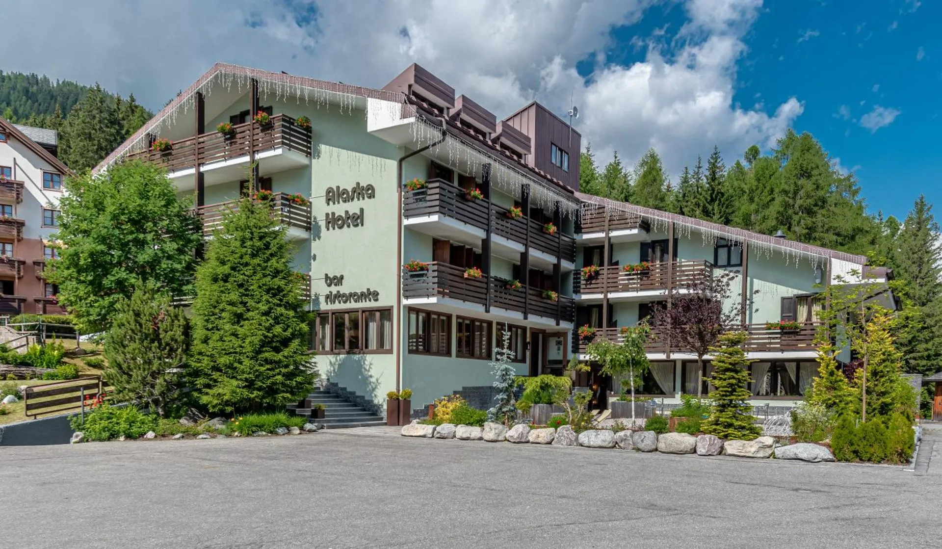 Dog Friendly Hotel $Folgarida - $Hotel Alaska