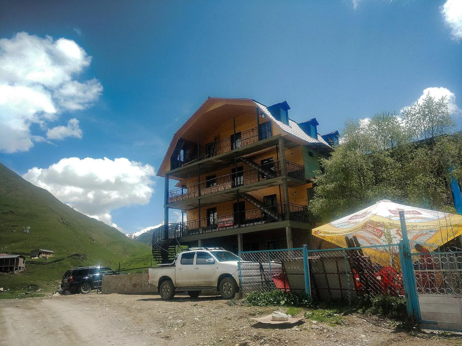 Dog Friendly Hotel $Ushguli - $Ushguli Panorama Guest House