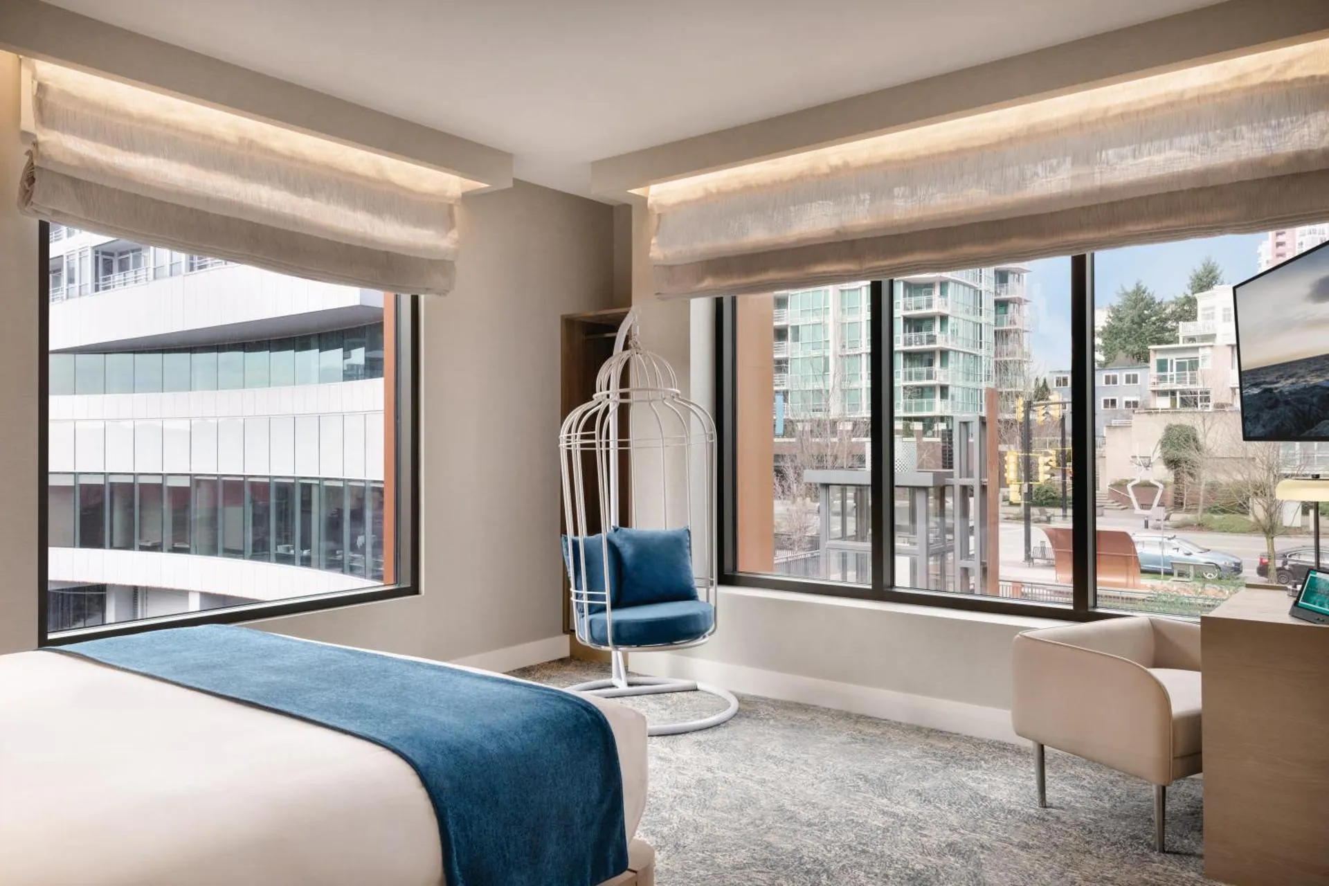 Dog Friendly Hotel $North Vancouver - $Seaside Hotel North Vancouver