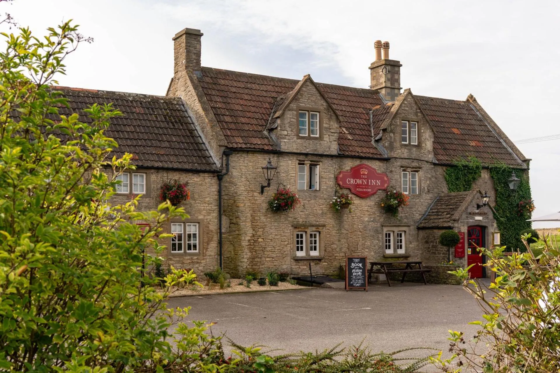 Dog Friendly Inn $Chipping Sodbury - $Crown Inn at Tolldown