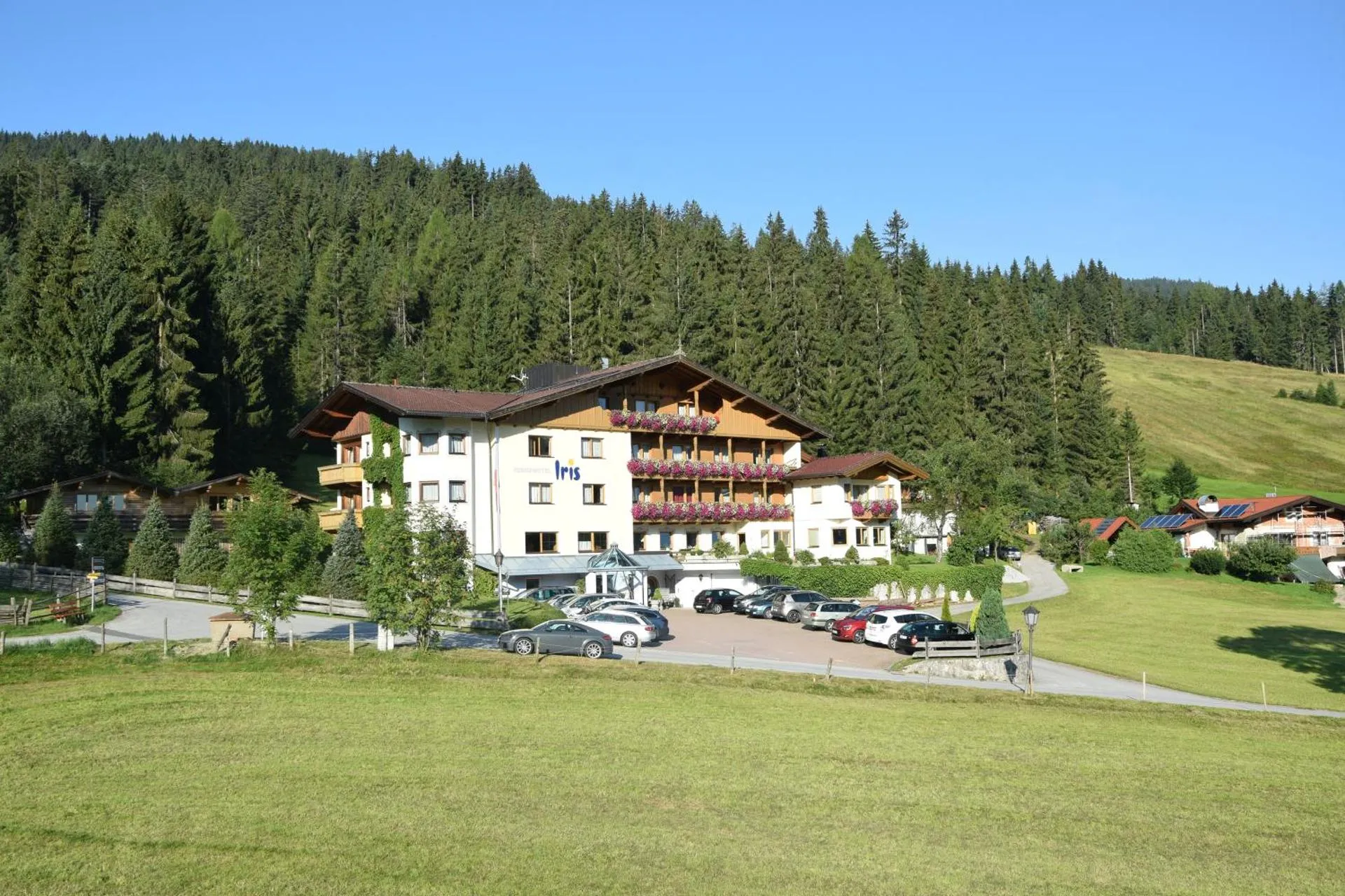 Dog Friendly Hotel $Auffach - $Ferienhotel Iris